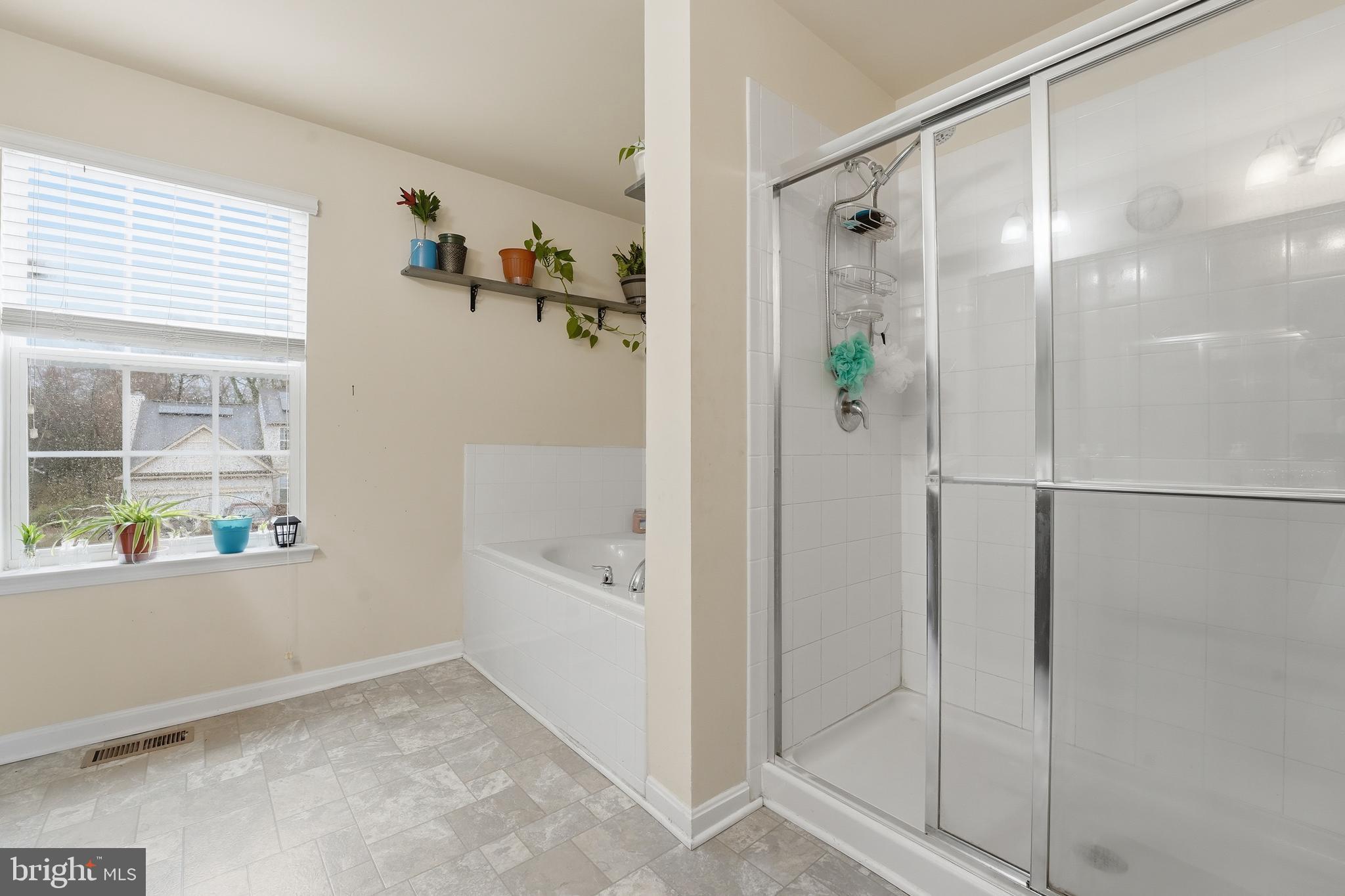 ORANGE ESTATES - Residential