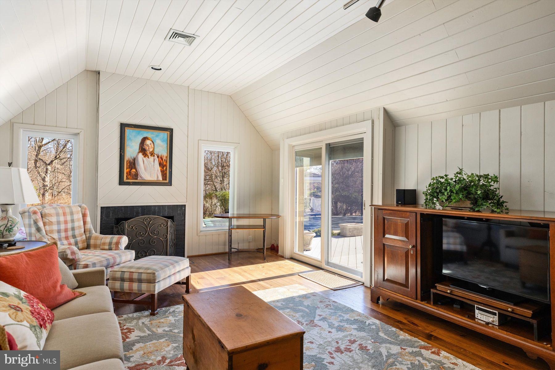 RED FOX FARMS - Residential