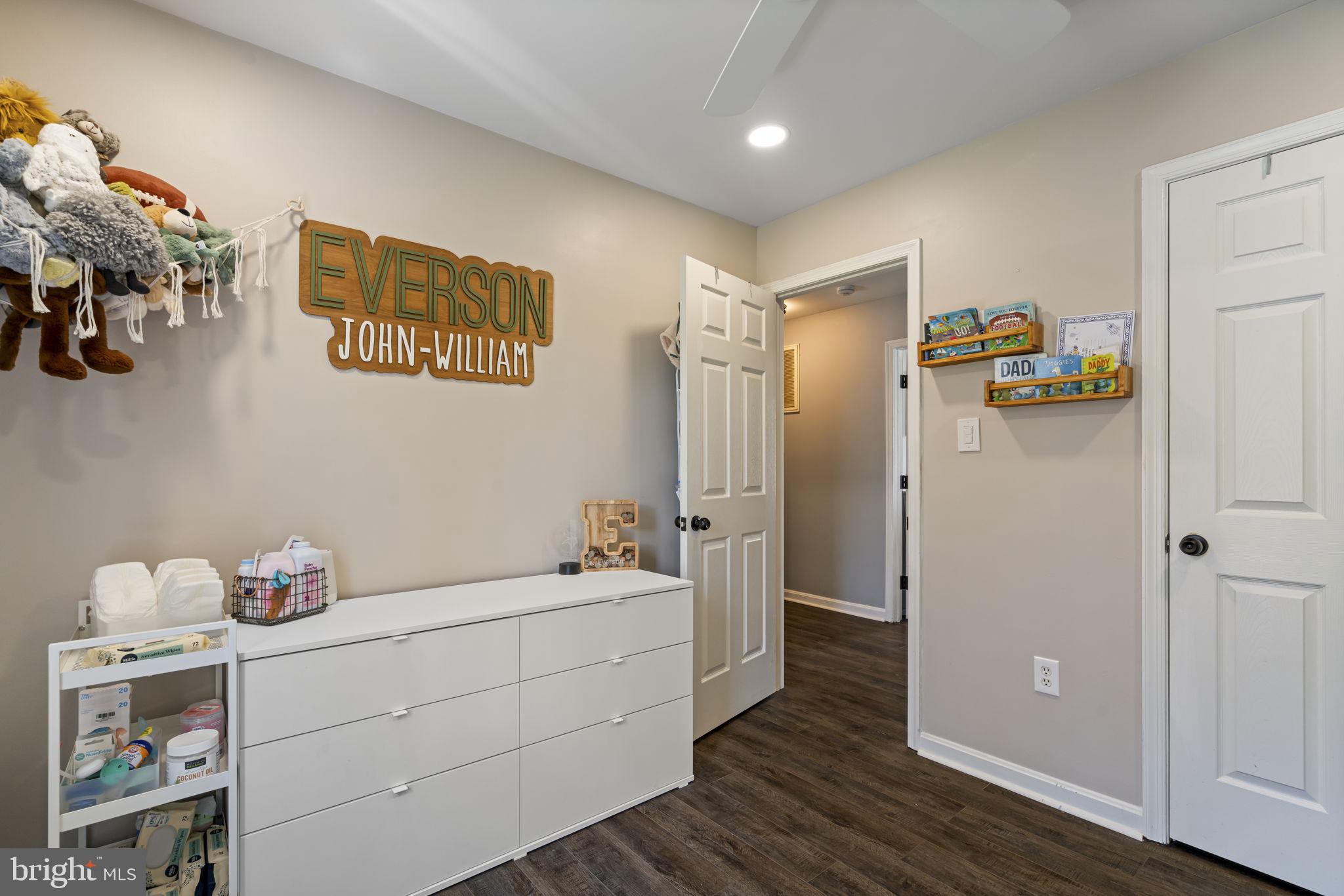 HIDDEN LAKE - Residential