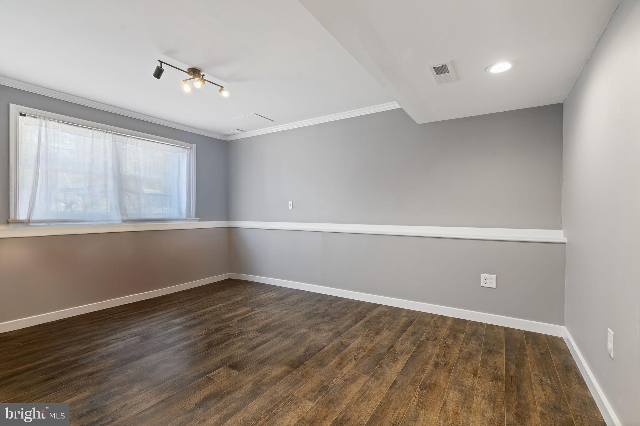 HIDDEN LAKE - Residential