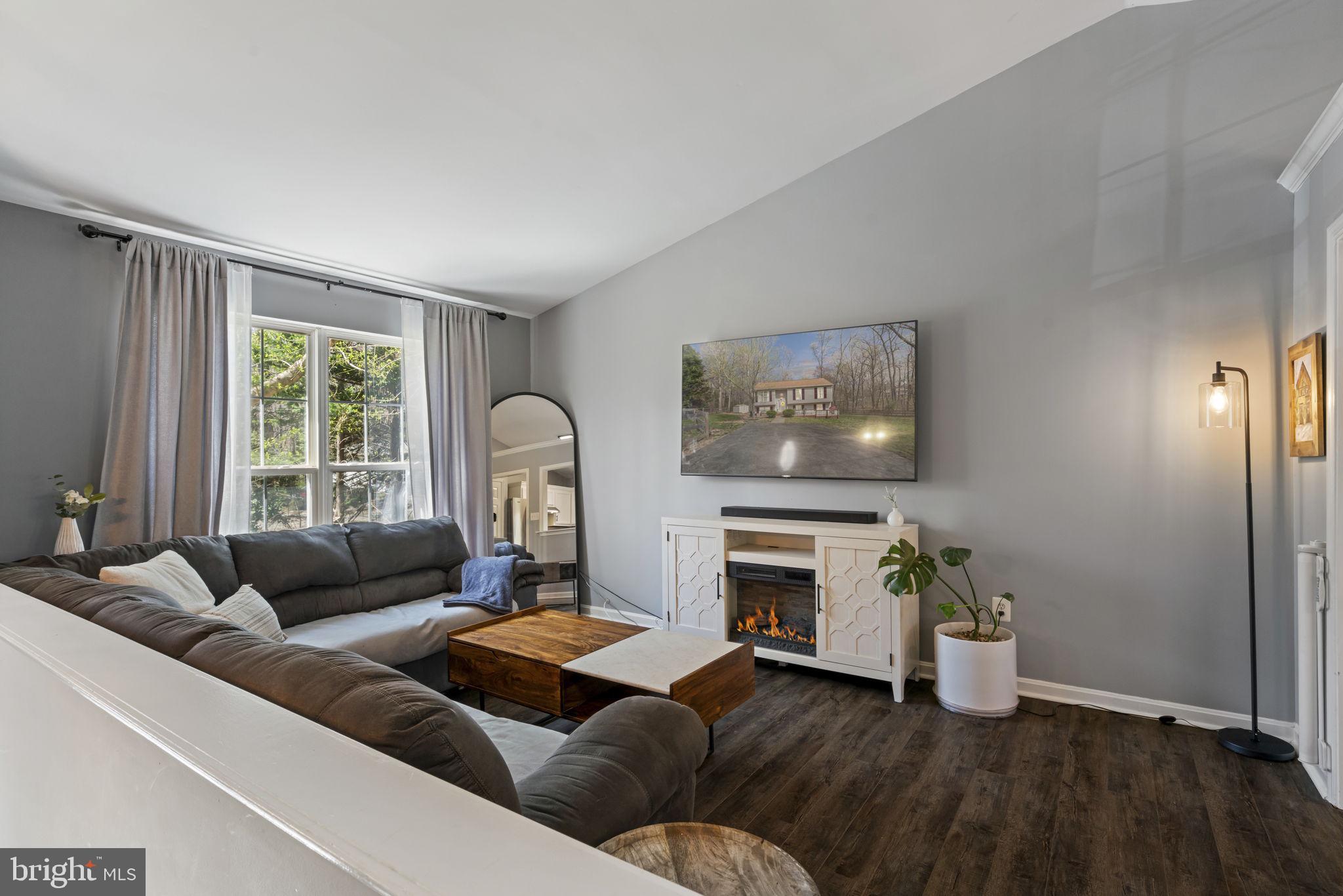 HIDDEN LAKE - Residential