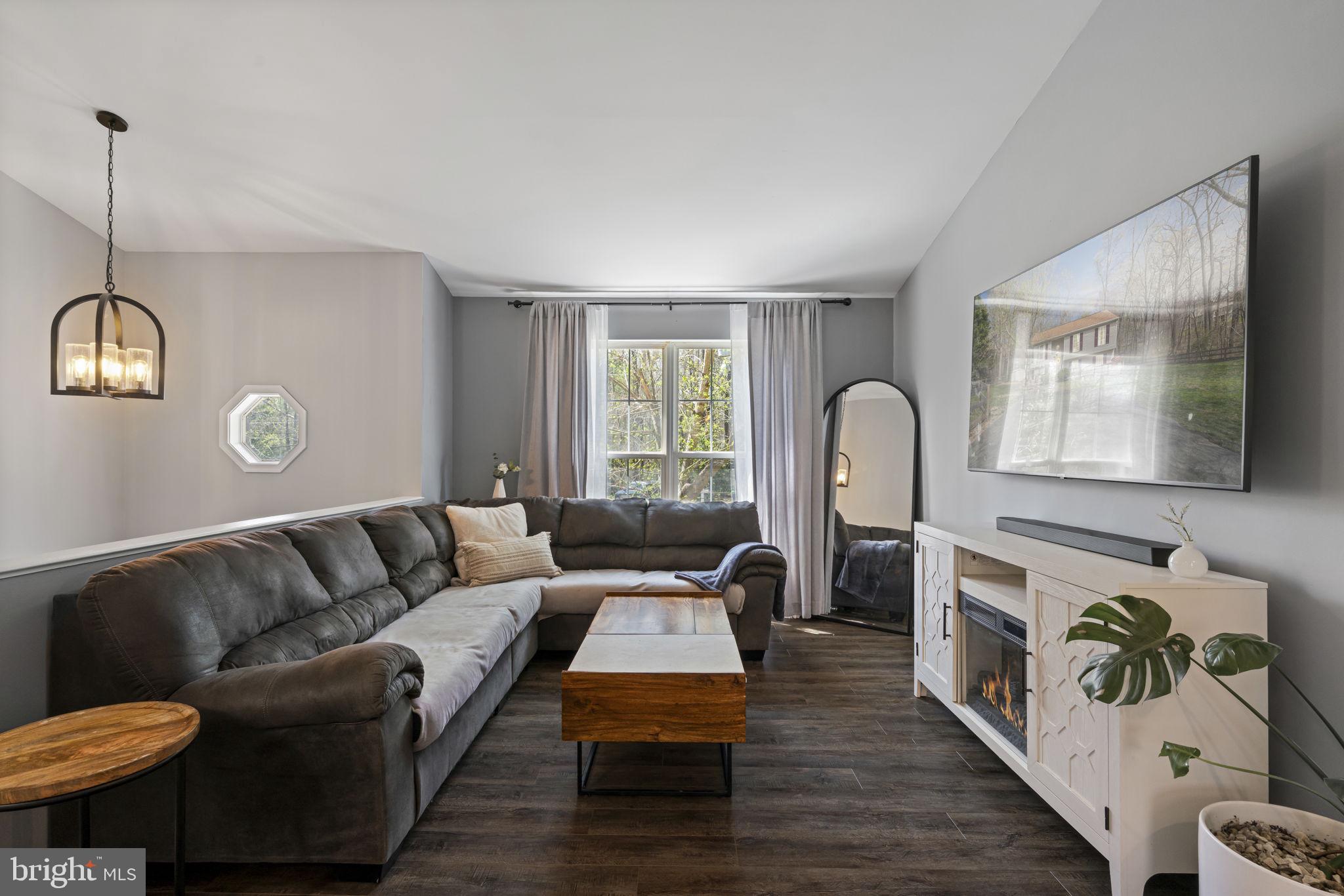 HIDDEN LAKE - Residential