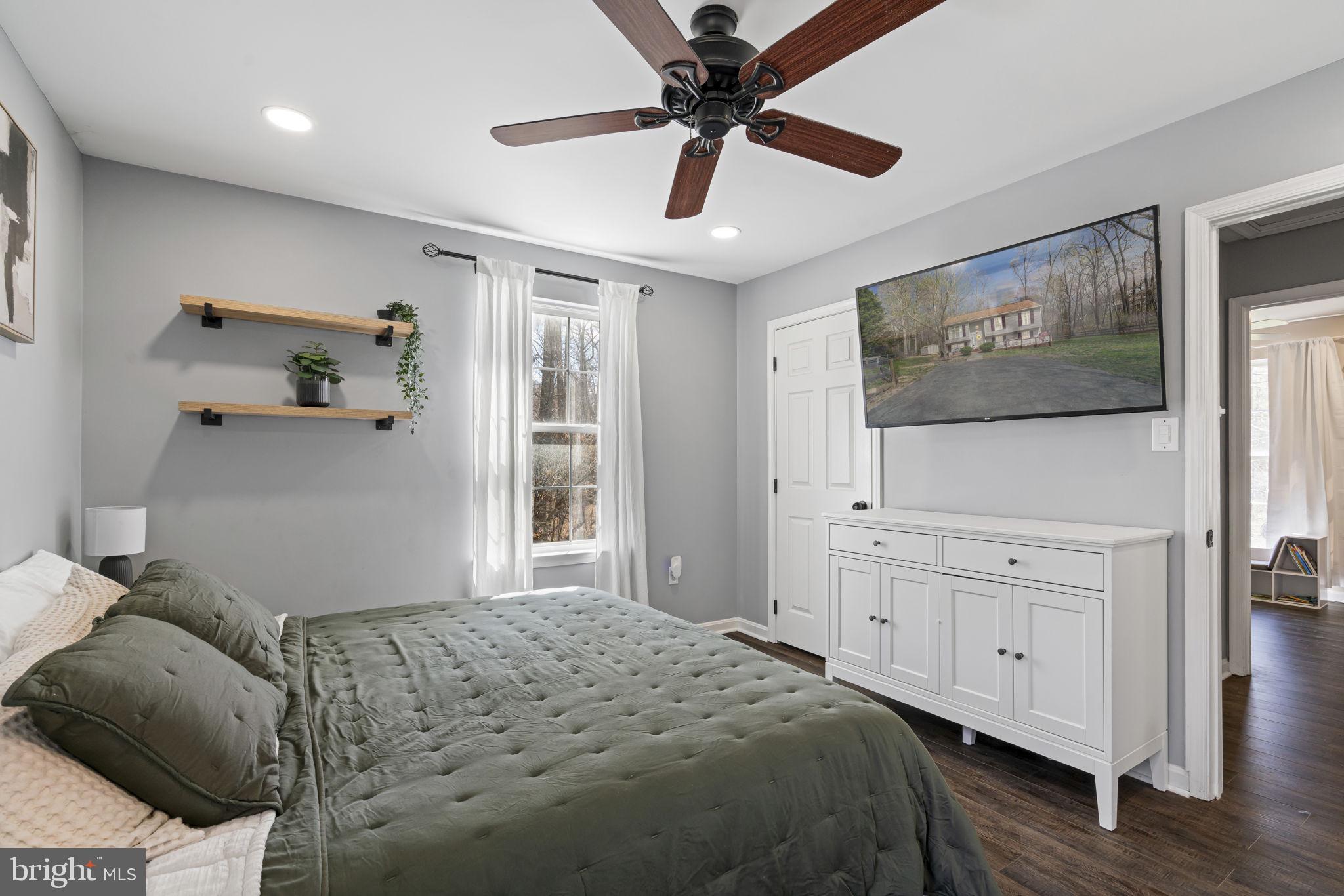 HIDDEN LAKE - Residential