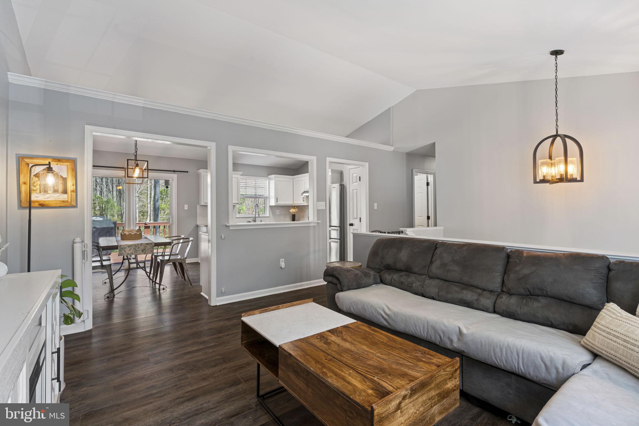 HIDDEN LAKE - Residential