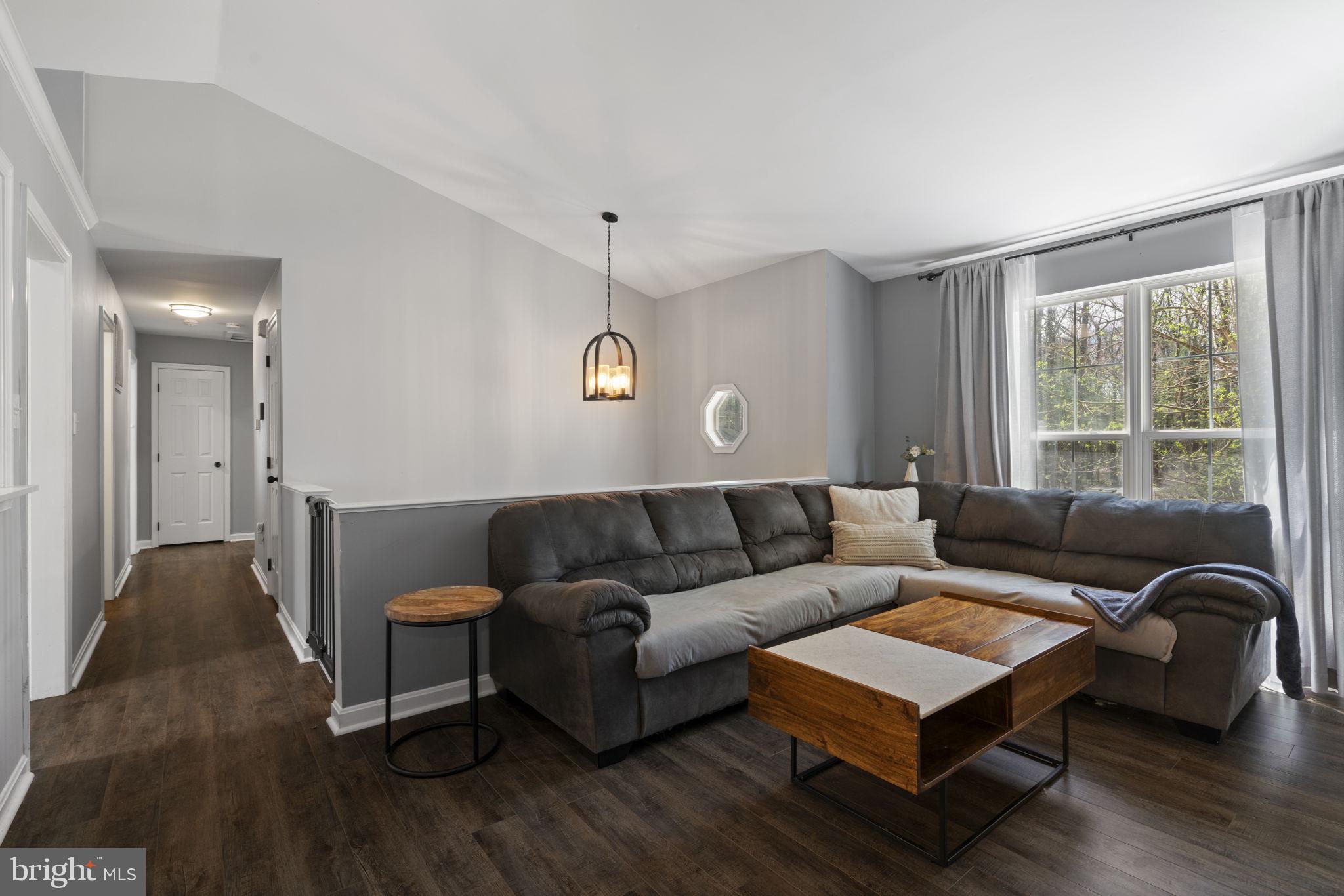 HIDDEN LAKE - Residential