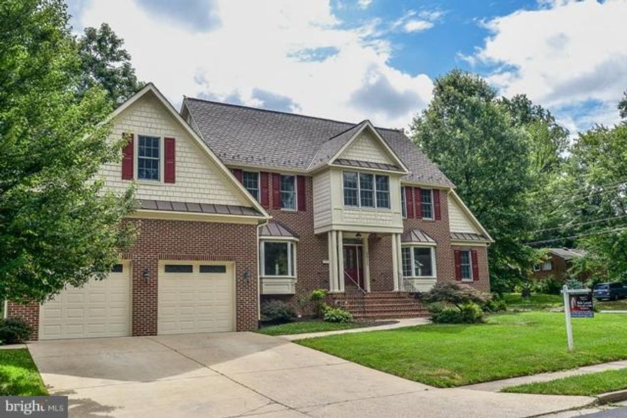 CUSTOM BUILT COLONIAL INSIDE THE BELTWAY!*ACCESS TO BOTH 395 & 495 IN MINUTES*NEW W/W CARPET,CUSTOM INTERIOR PAINT & REFINISHED HARDWOOD FLOORS*GRANITE KIT. W/SS APPLIANCES ,WOLF 5 BURNER C-TOP,KITCHEN AID WALL OVEN/MICRO,MAPLE CABS & C-ISLAND*MEDIA RM*HUGE GAME RM*SCREENED PORCH*SUN RM*MBR W/BALCONY,SKYLIGHTS & GAS FP**JACUZZI*OVER SIZED 2 CAR GAR.*HARDI PLANK SIDING*SHED*LIFETIME ROOF WARRANTY!