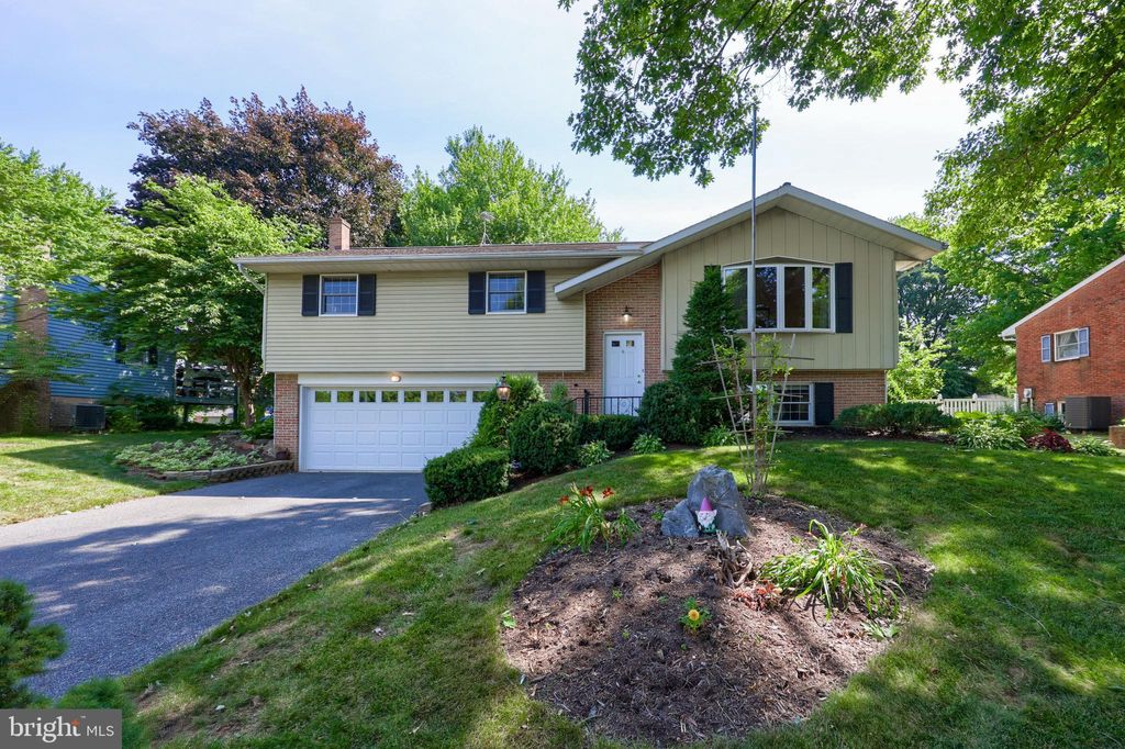 Photo of 67 S Snyder Street, Manheim, PA 17545 (MLS # PALA2052904)