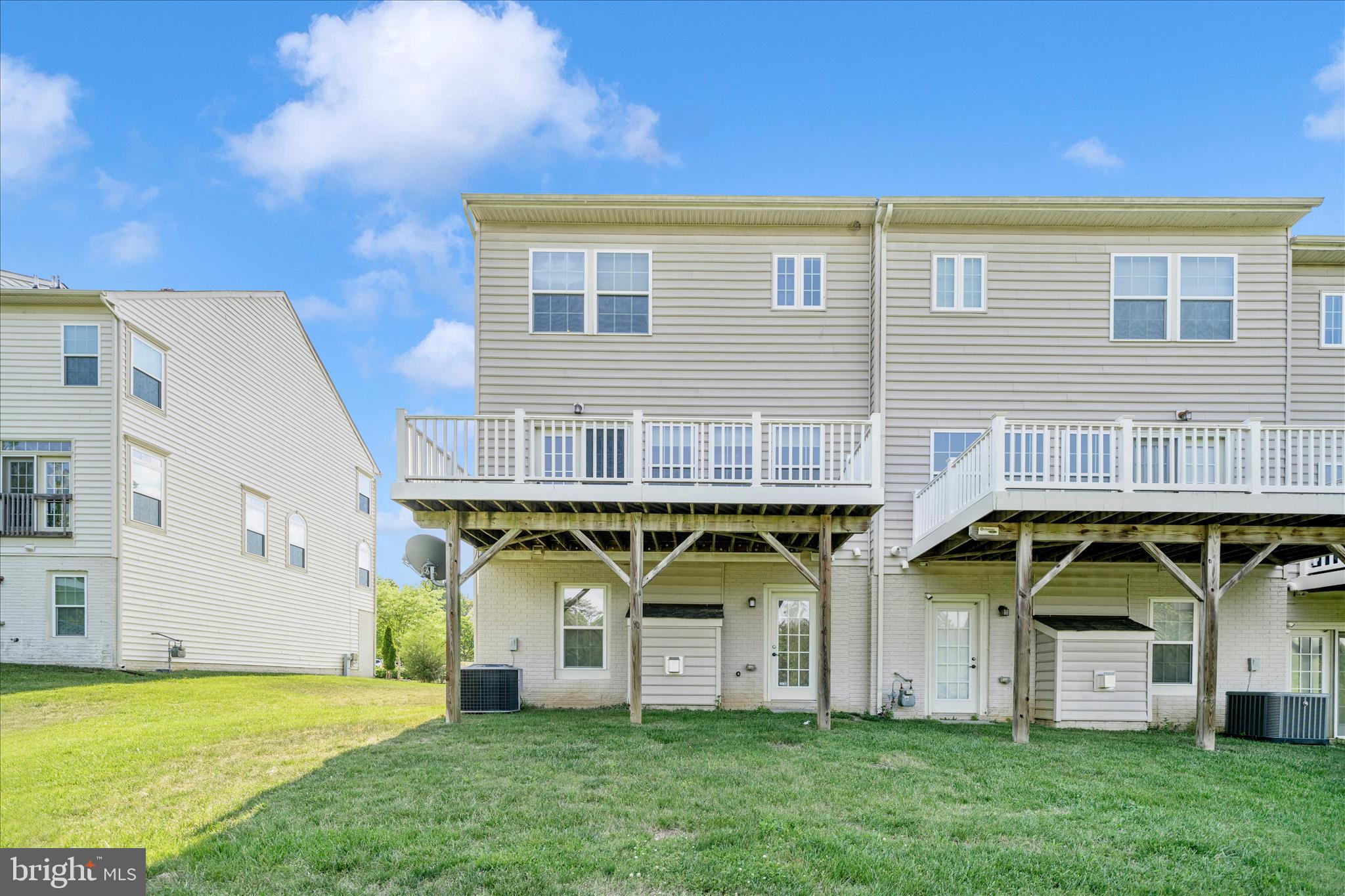FAIRWOOD CROSSING AT BLA - Residential
