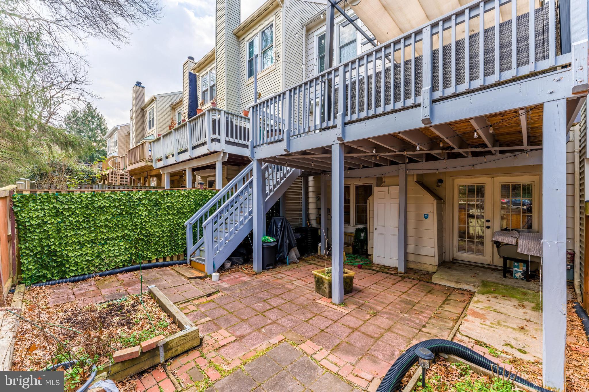 ADAMS WALK - Residential