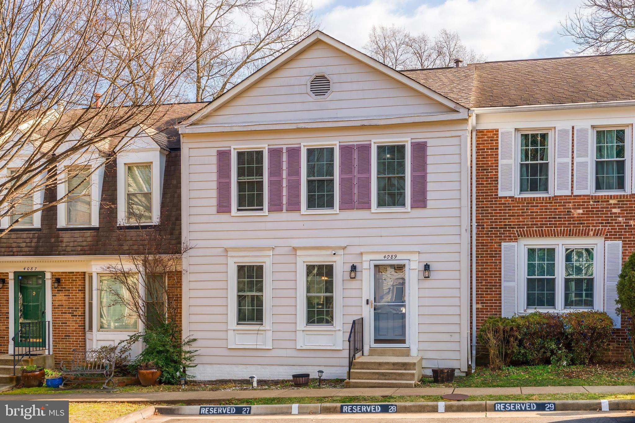 ADAMS WALK - Residential