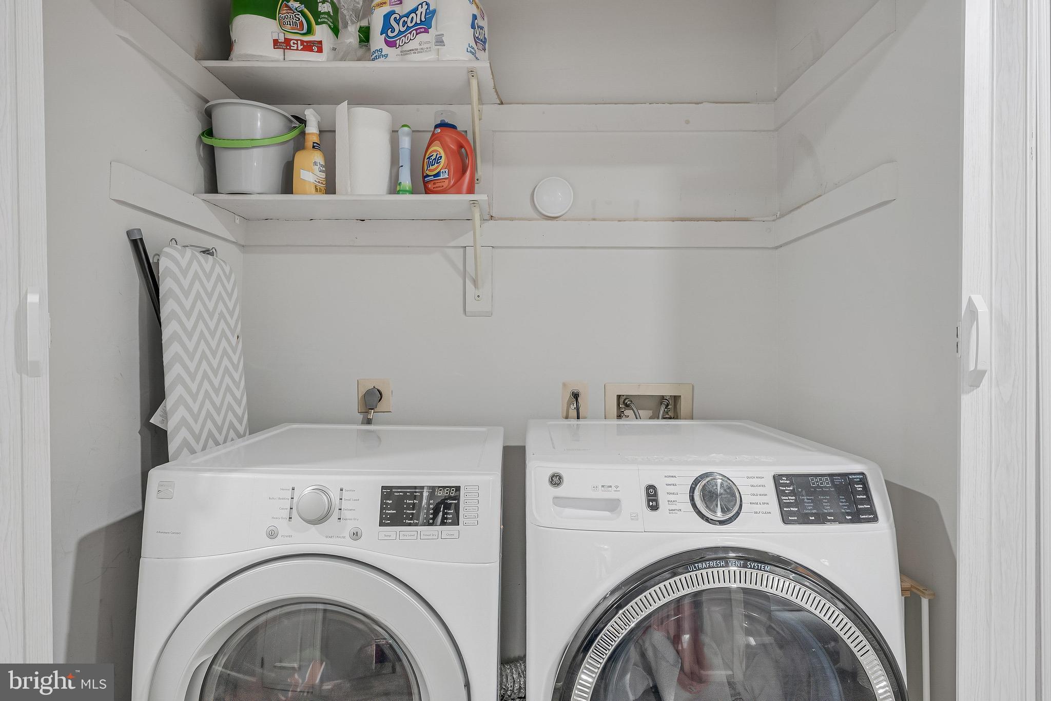 ADAMS WALK - Residential