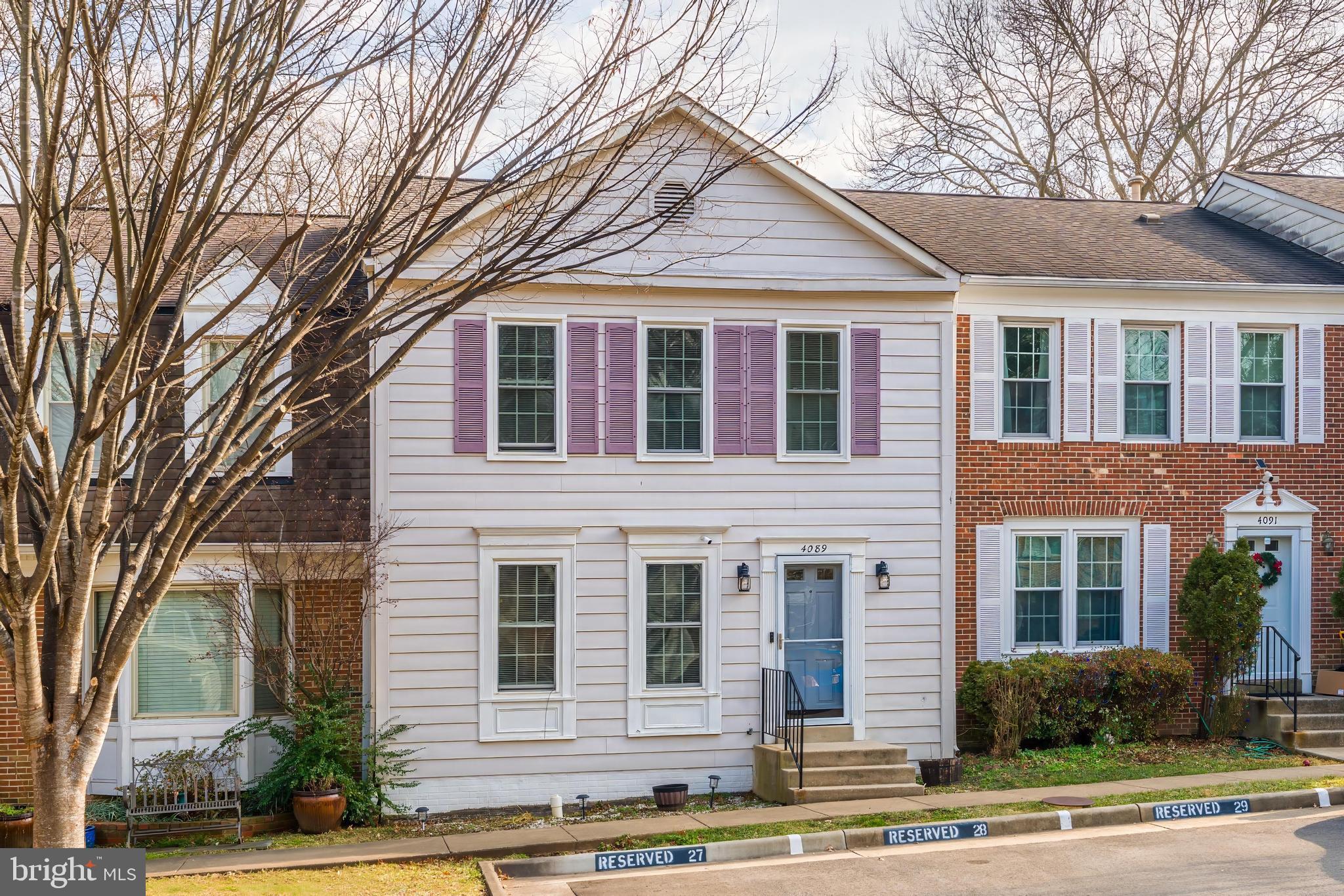 ADAMS WALK - Residential