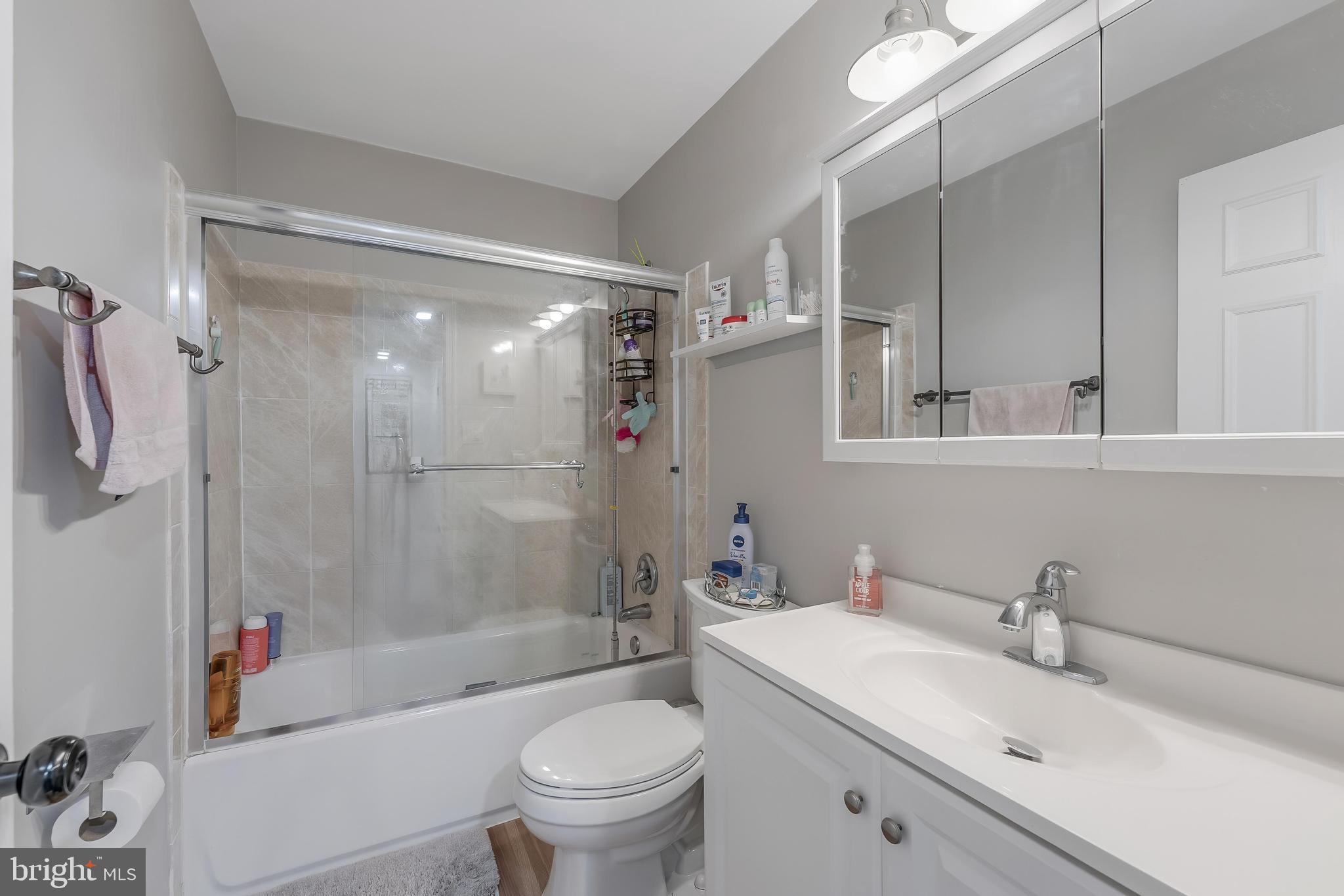 ADAMS WALK - Residential