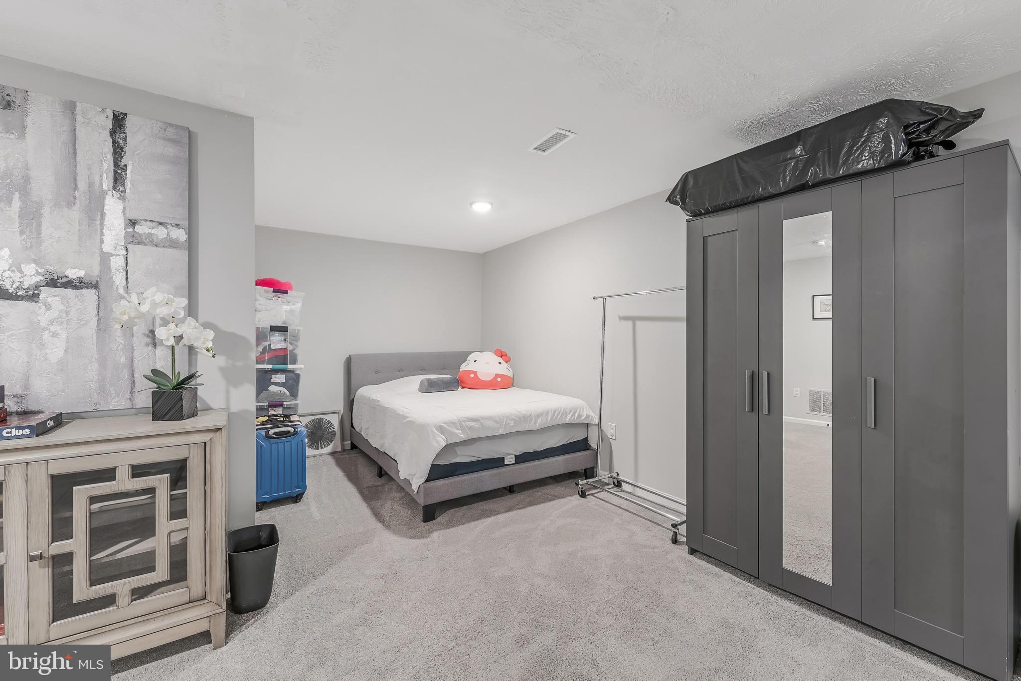 ADAMS WALK - Residential