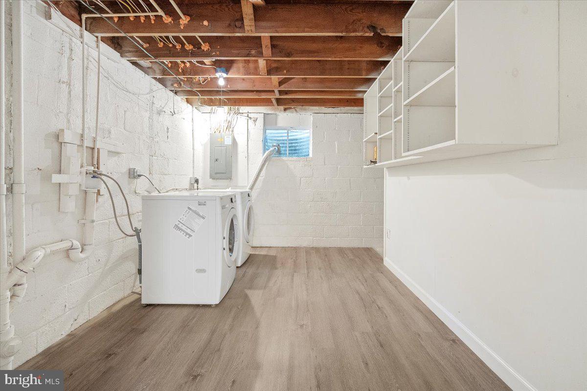 COLLEGE PARK WOODS - Residential