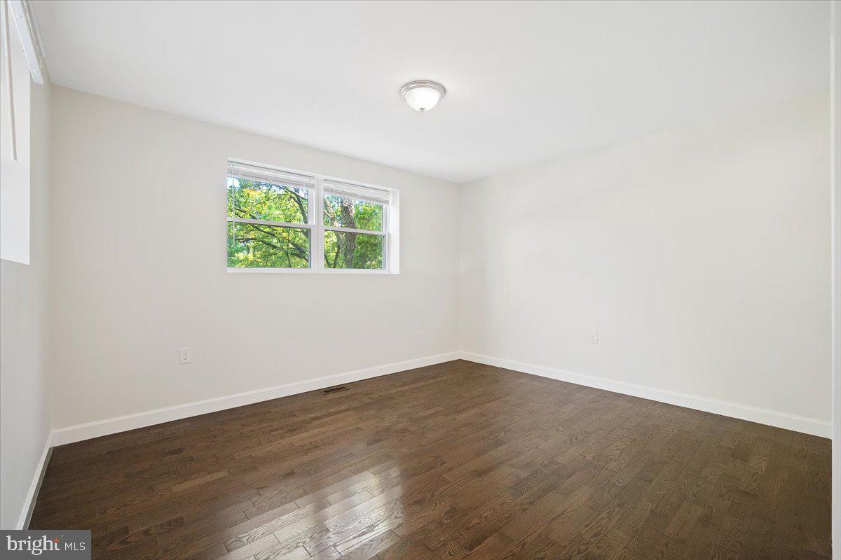 COLLEGE PARK WOODS - Residential