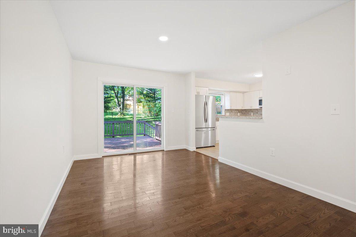 COLLEGE PARK WOODS - Residential