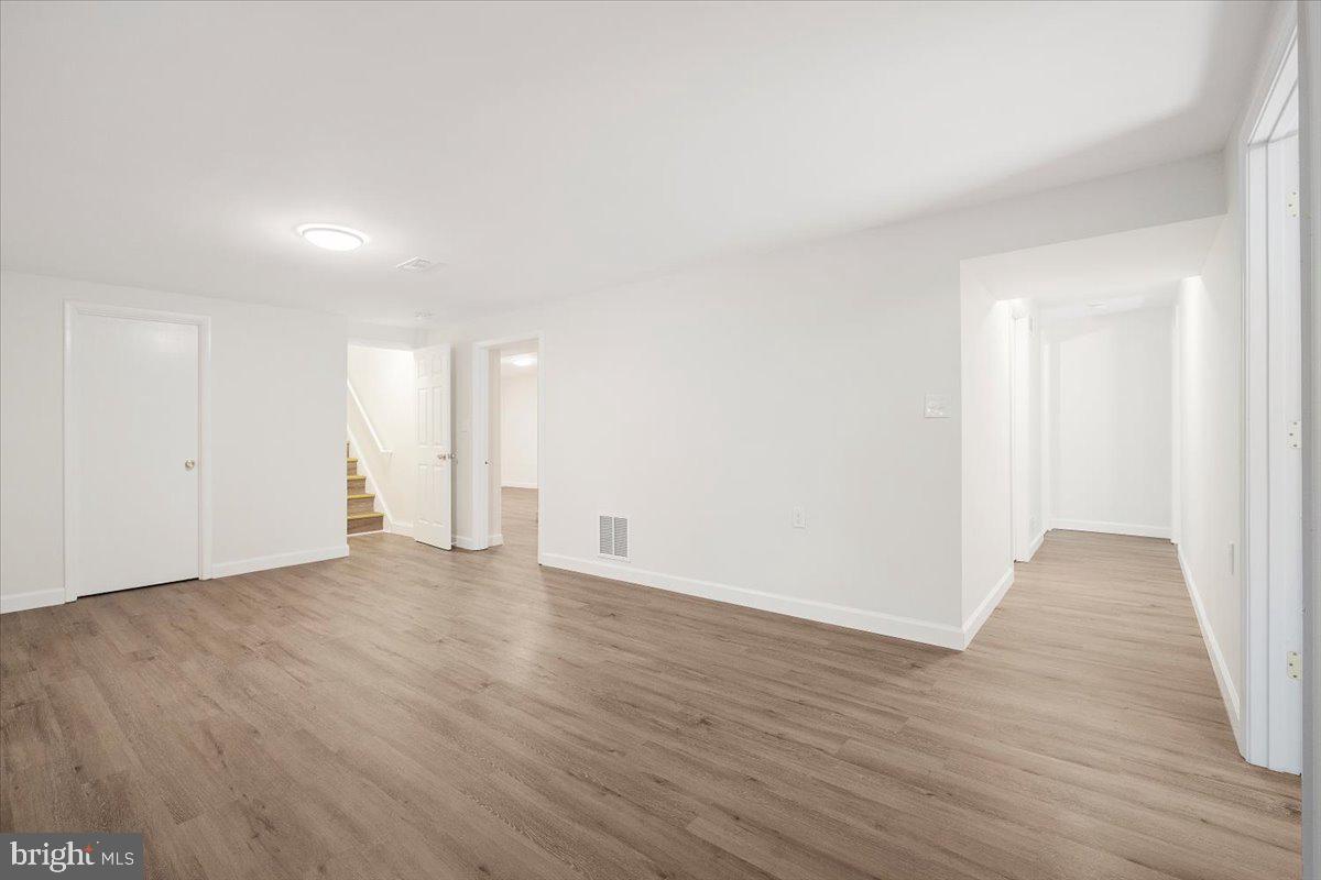 COLLEGE PARK WOODS - Residential