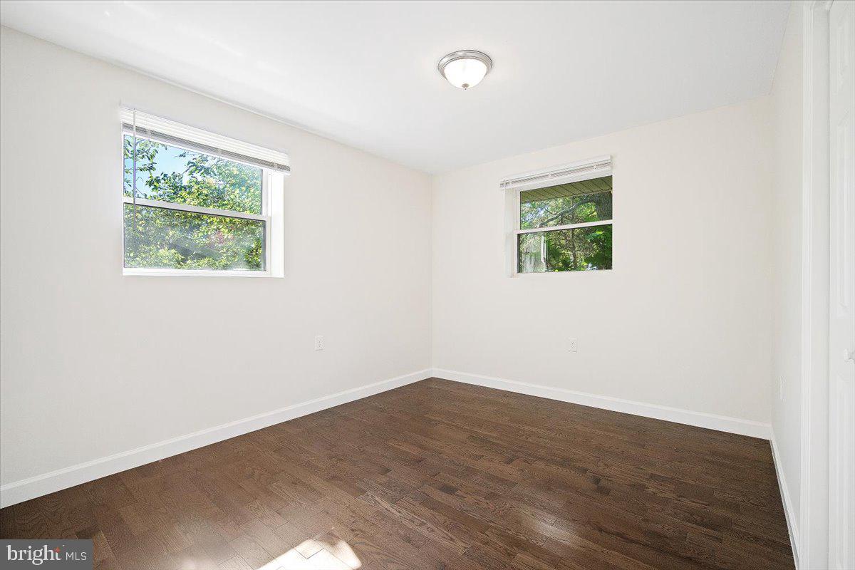 COLLEGE PARK WOODS - Residential