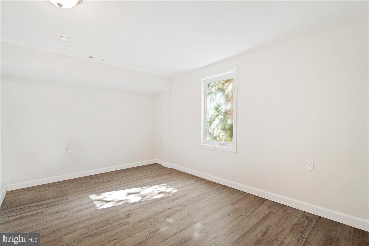 COLLEGE PARK WOODS - Residential