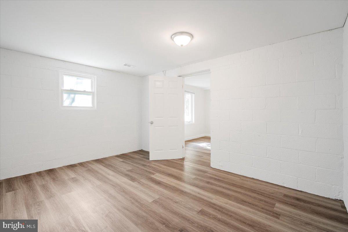 COLLEGE PARK WOODS - Residential