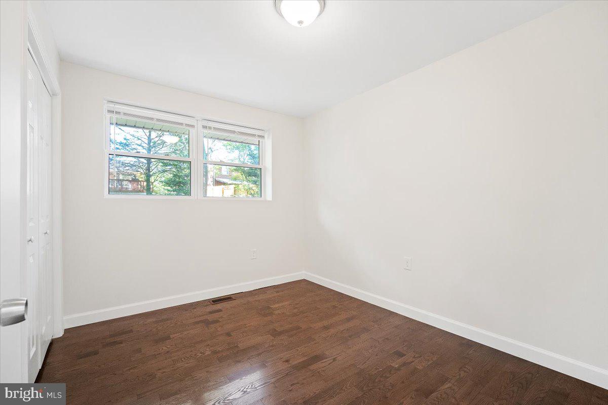 COLLEGE PARK WOODS - Residential