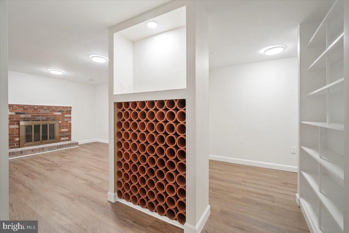 COLLEGE PARK WOODS - Residential