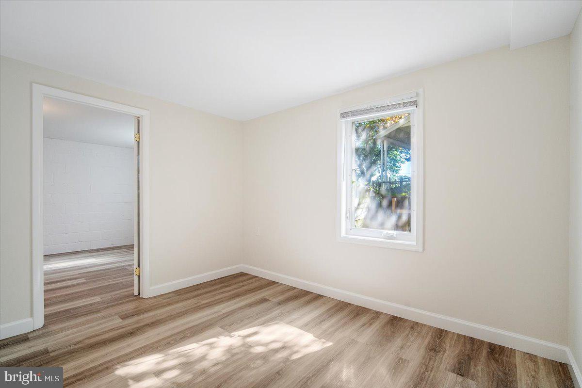 COLLEGE PARK WOODS - Residential