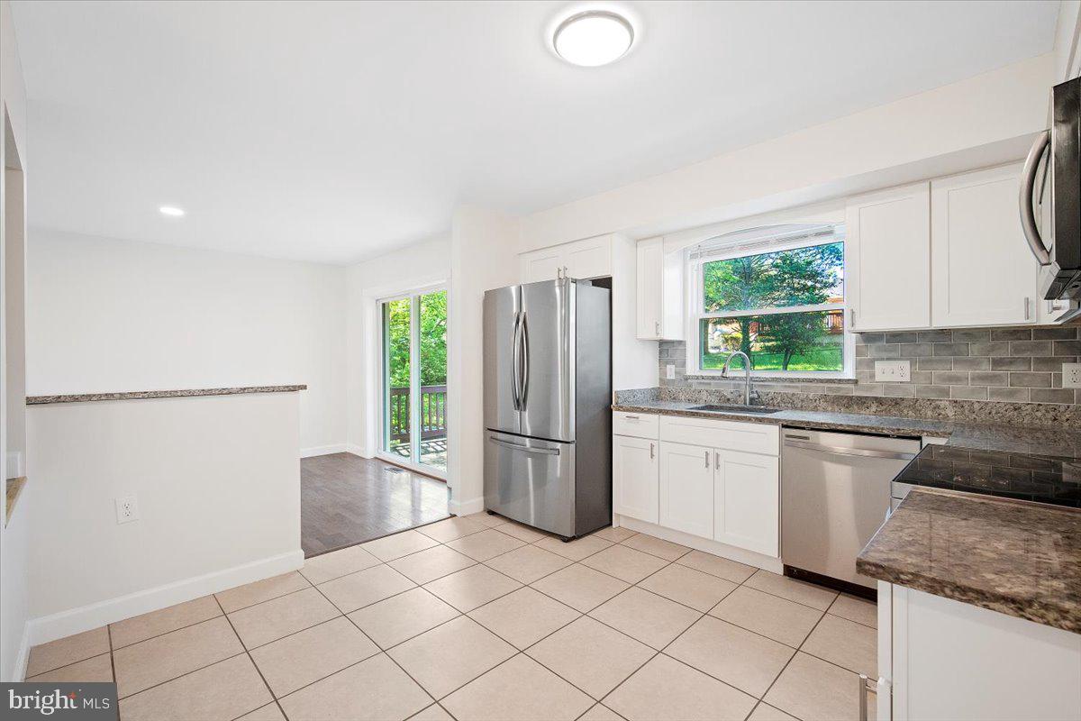 COLLEGE PARK WOODS - Residential