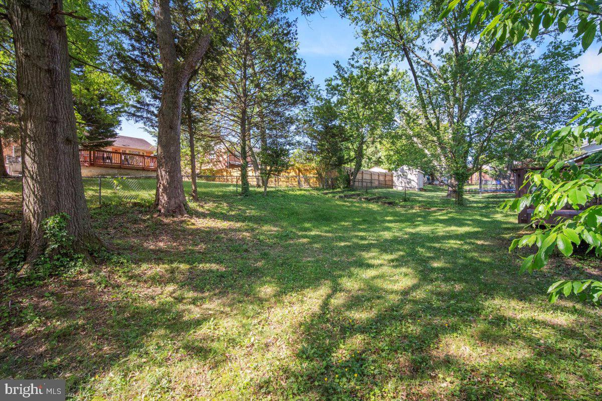 COLLEGE PARK WOODS - Residential