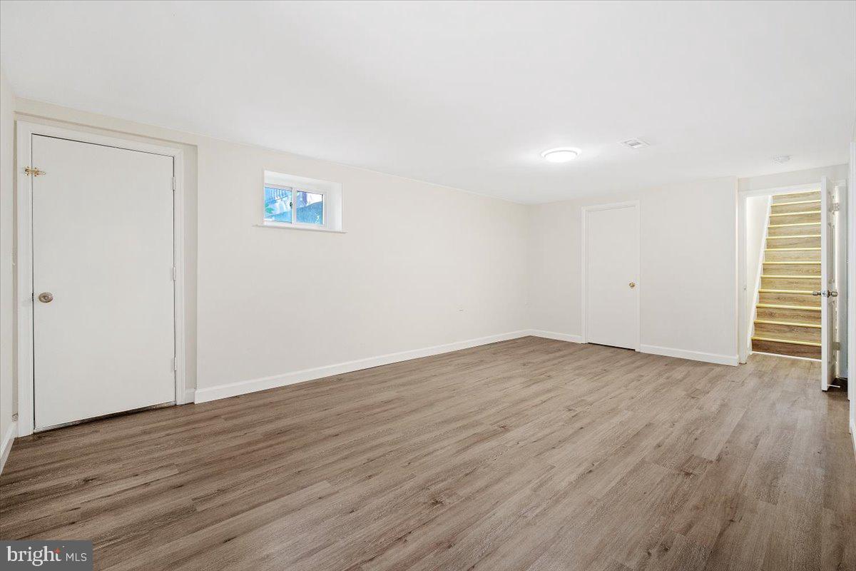 COLLEGE PARK WOODS - Residential