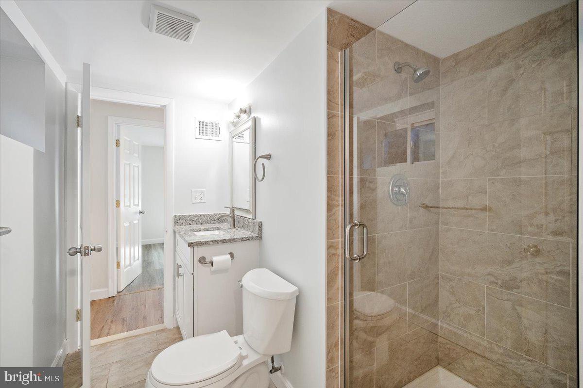 COLLEGE PARK WOODS - Residential