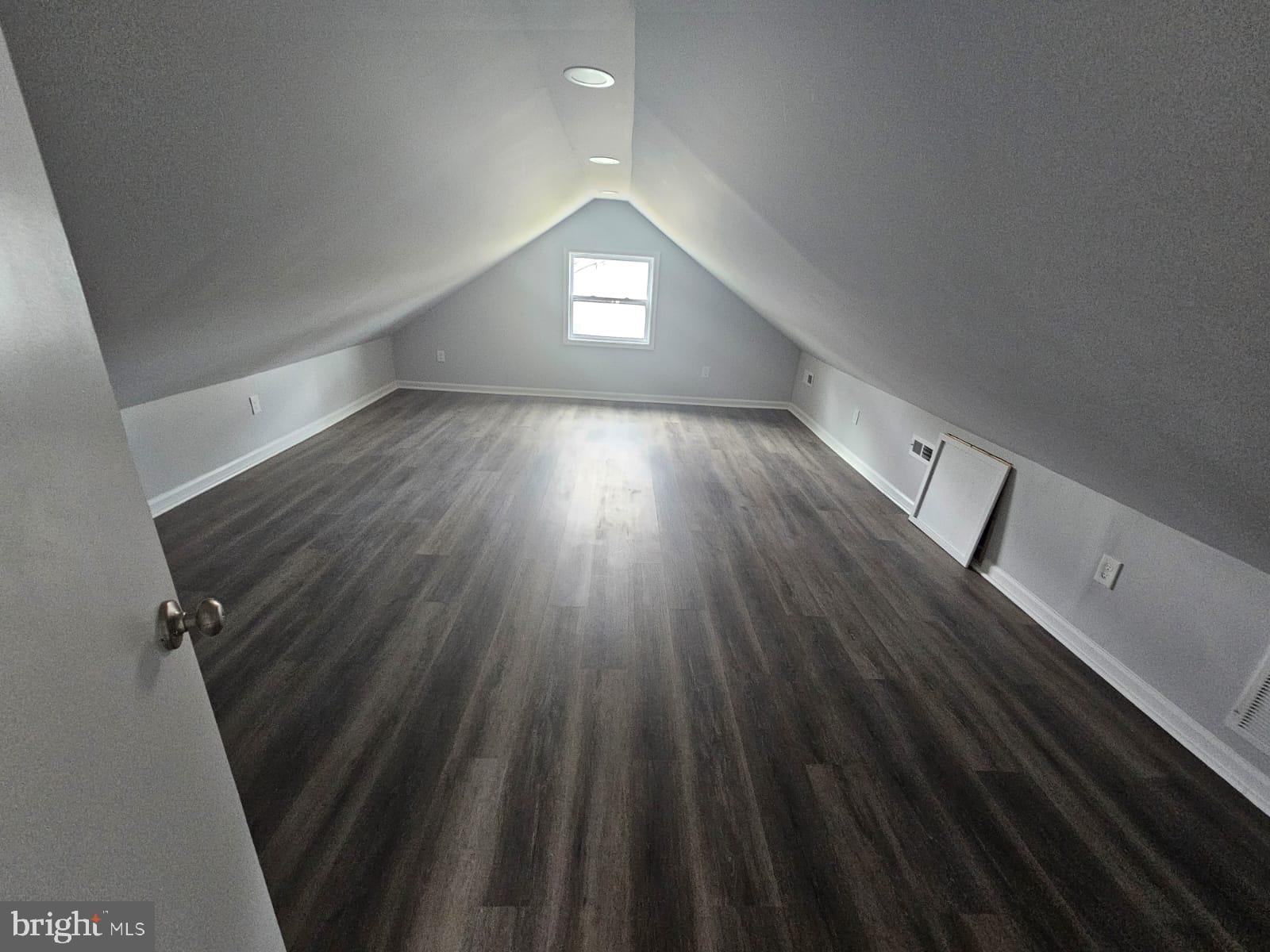 NORTH BARNABY - Residential Lease