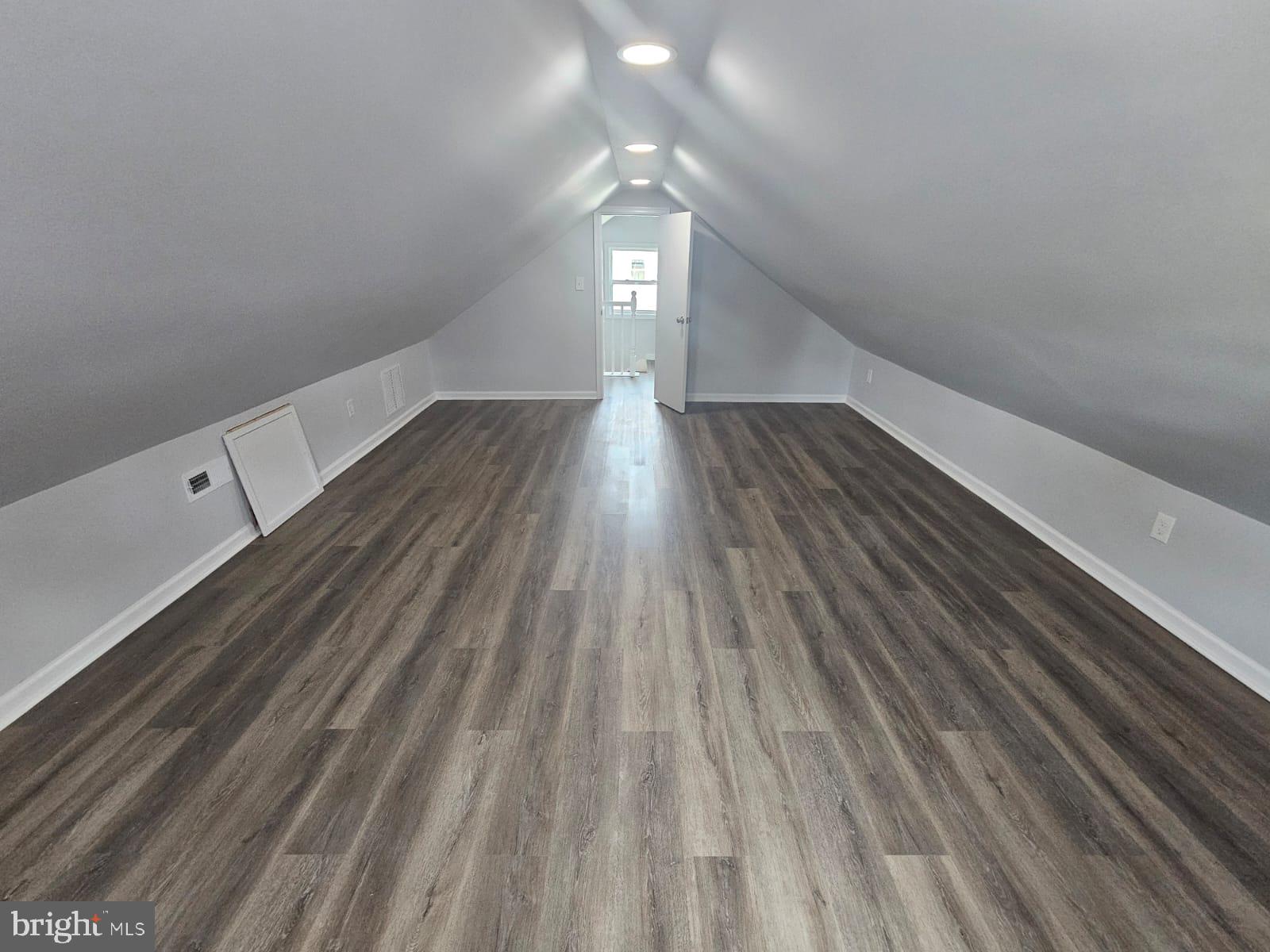 NORTH BARNABY - Residential Lease