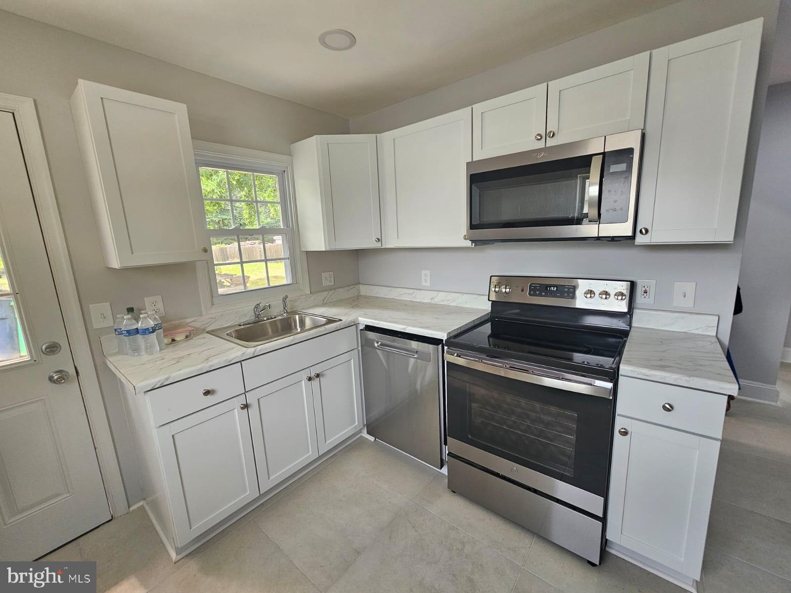 NORTH BARNABY - Residential Lease