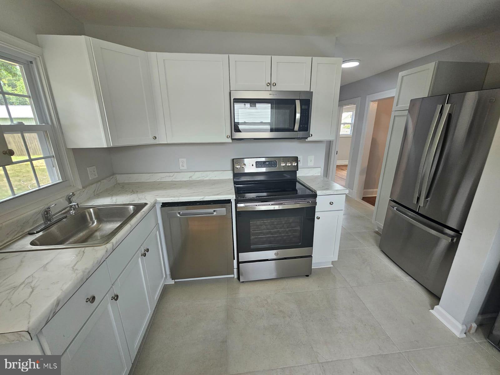 NORTH BARNABY - Residential Lease