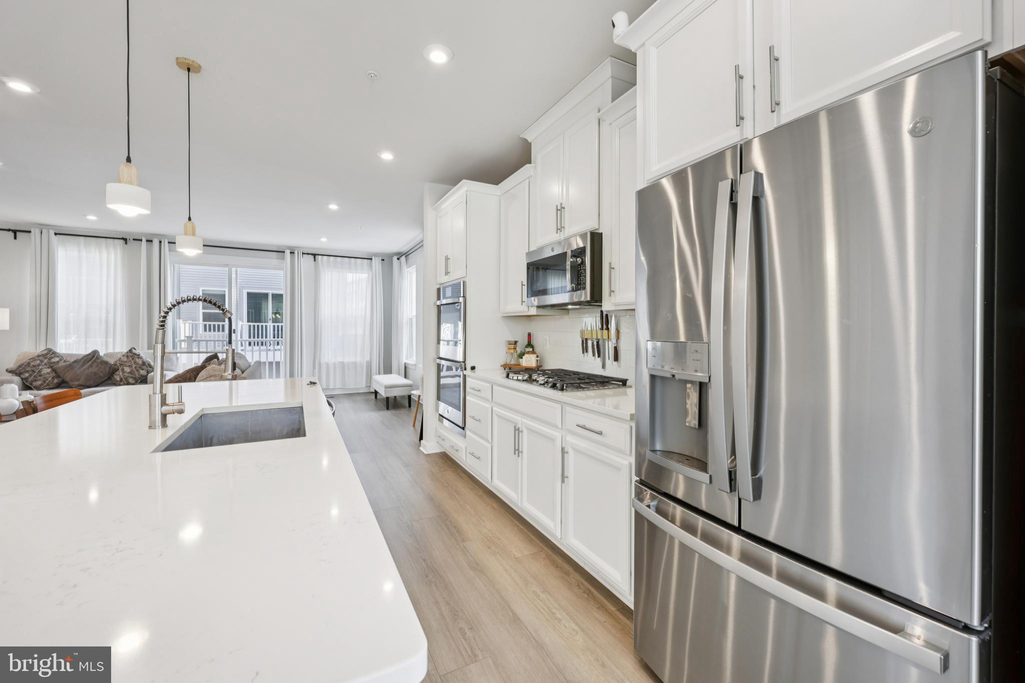 RIVERFRONT - Residential