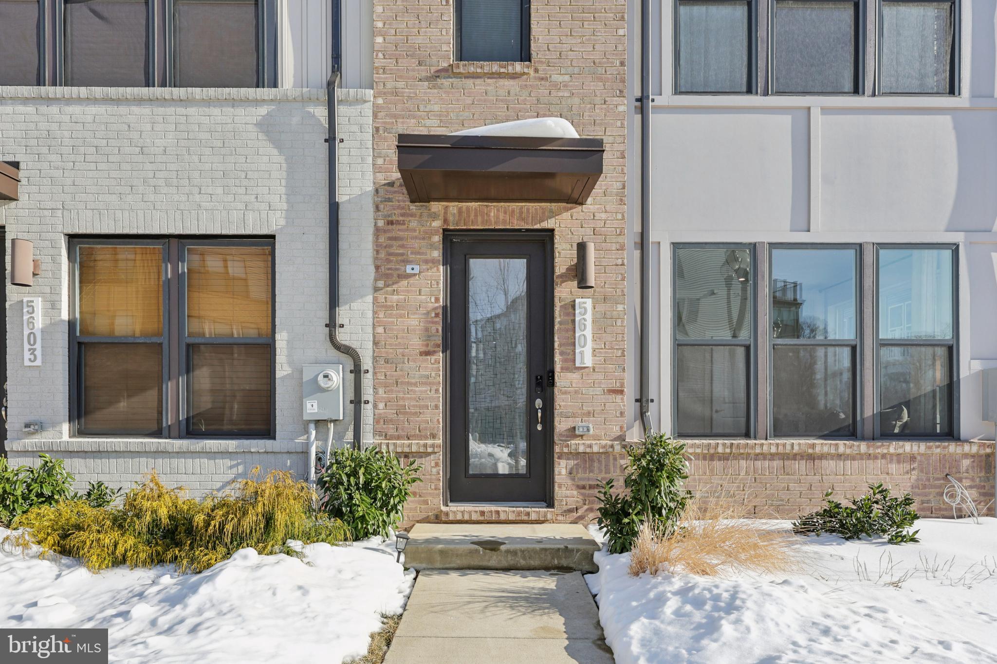 RIVERFRONT - Residential