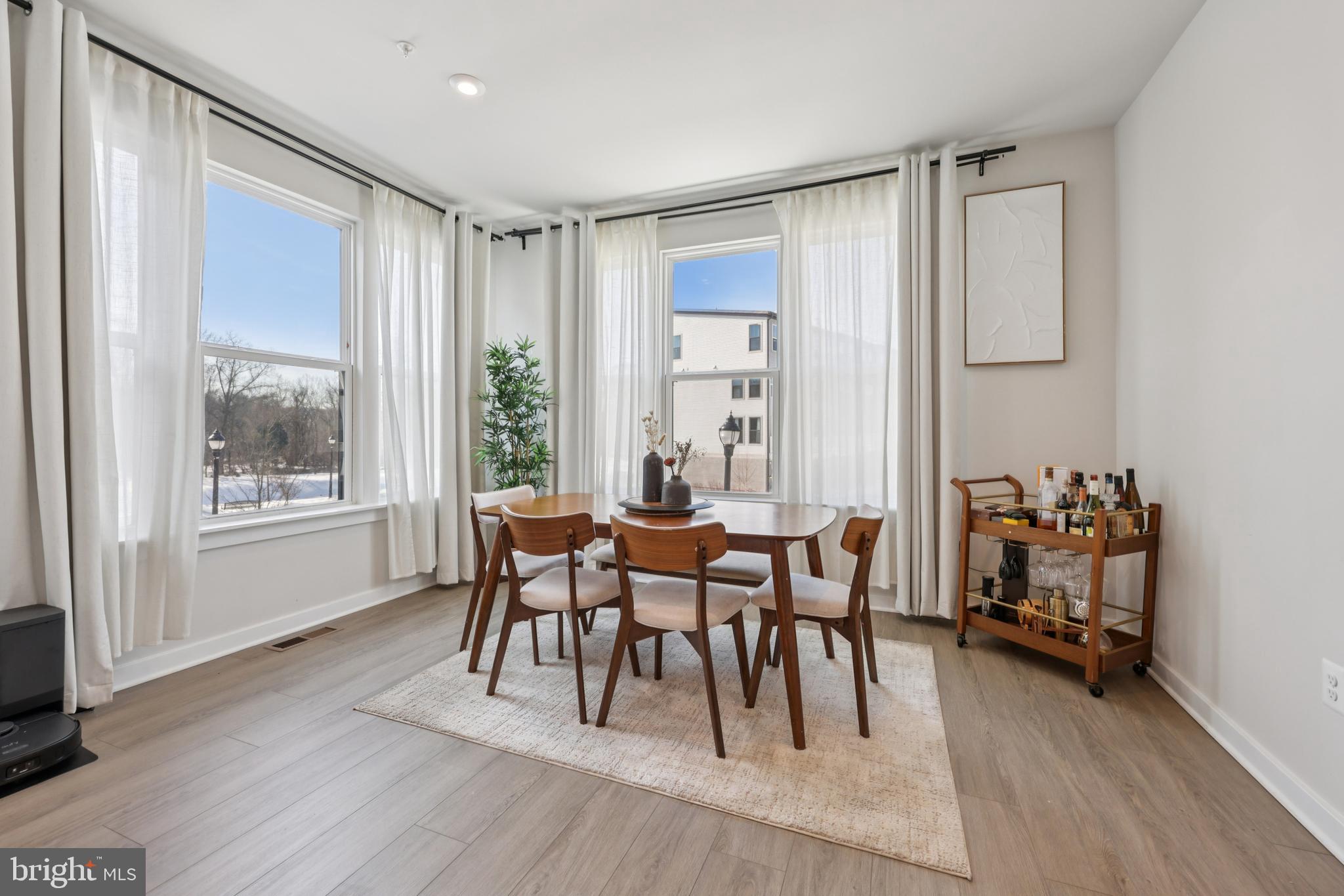 5601 HYATTSVILLE DRIVE