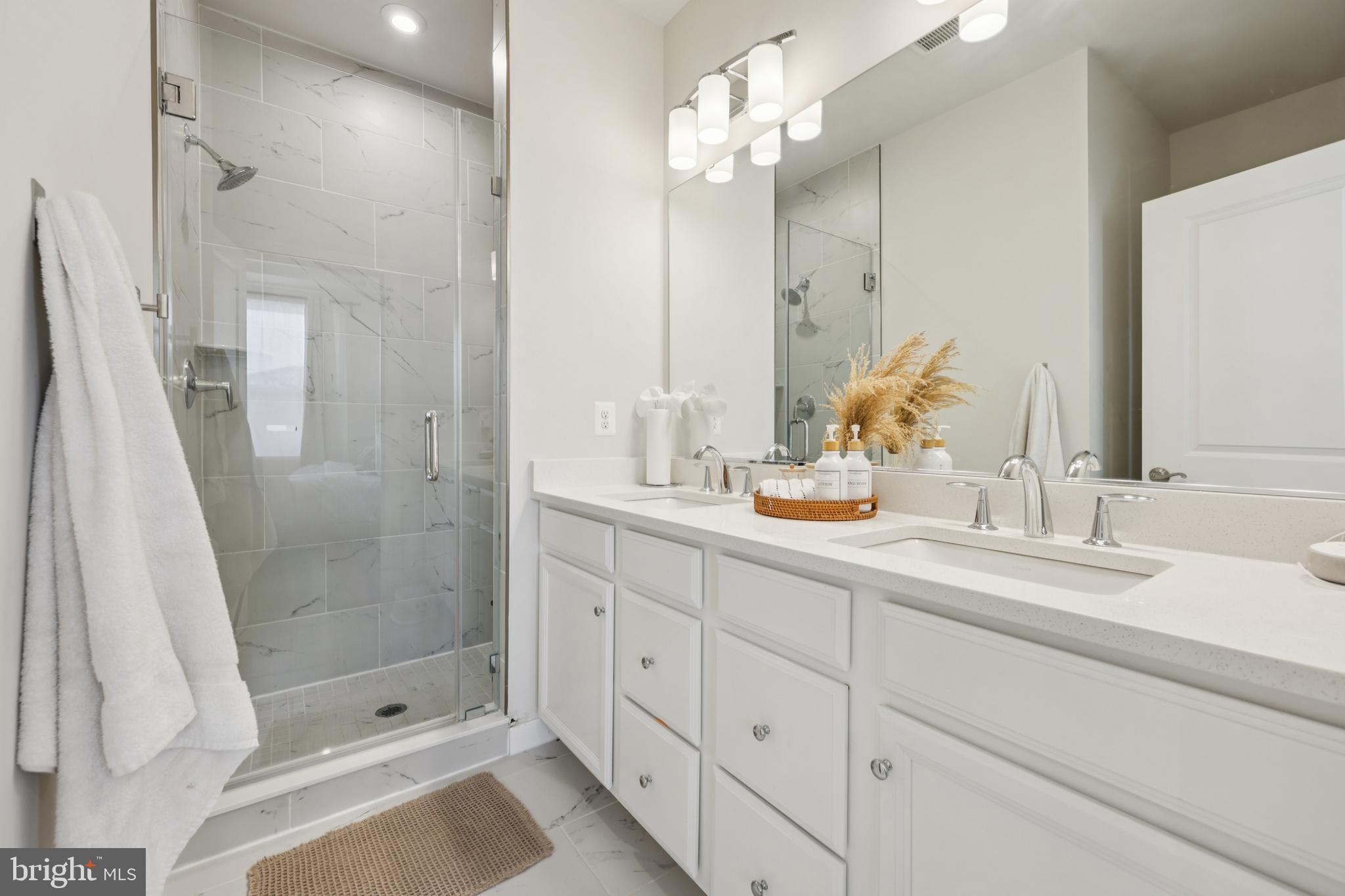 RIVERFRONT - Residential