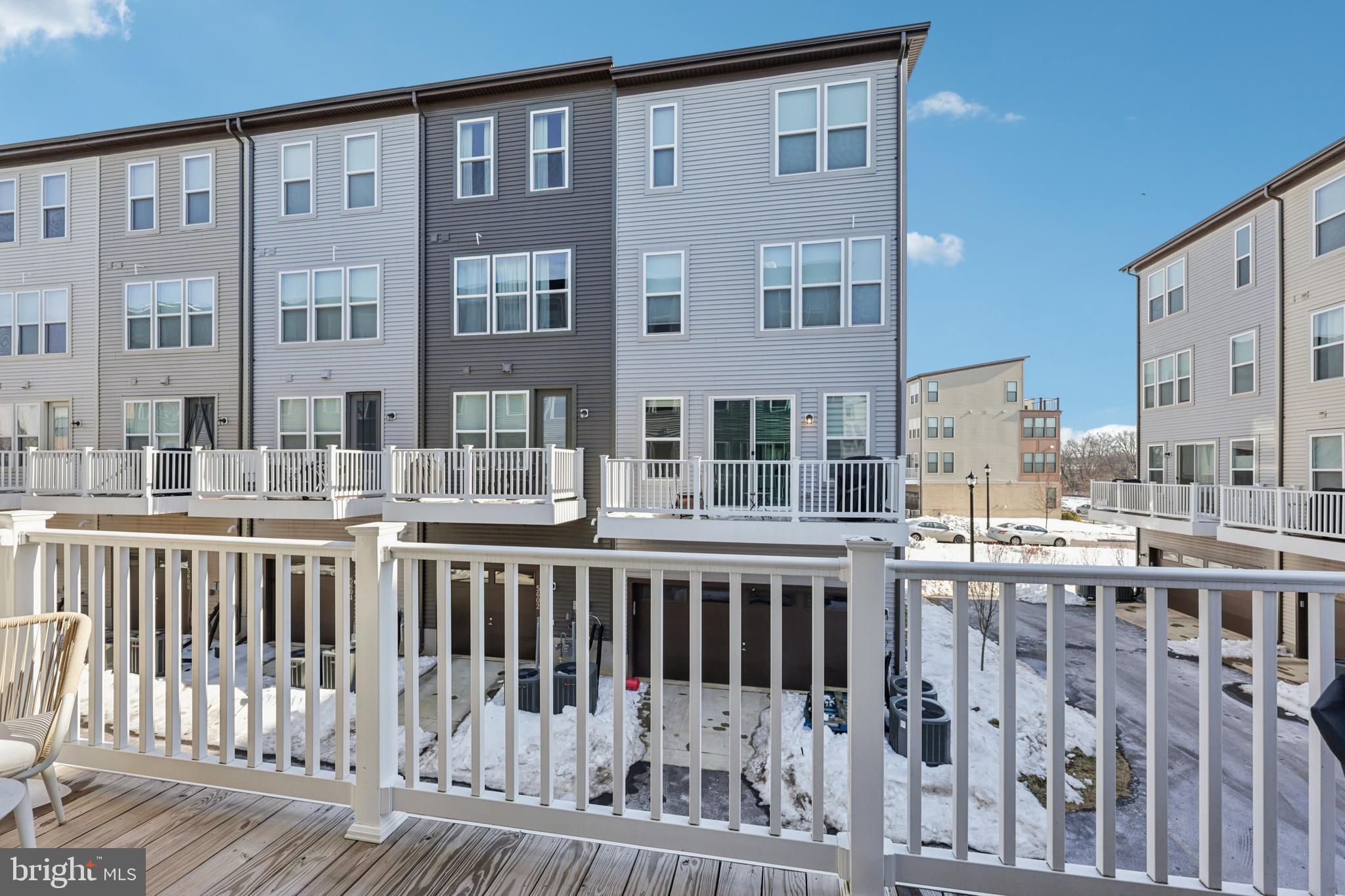 RIVERFRONT - Residential