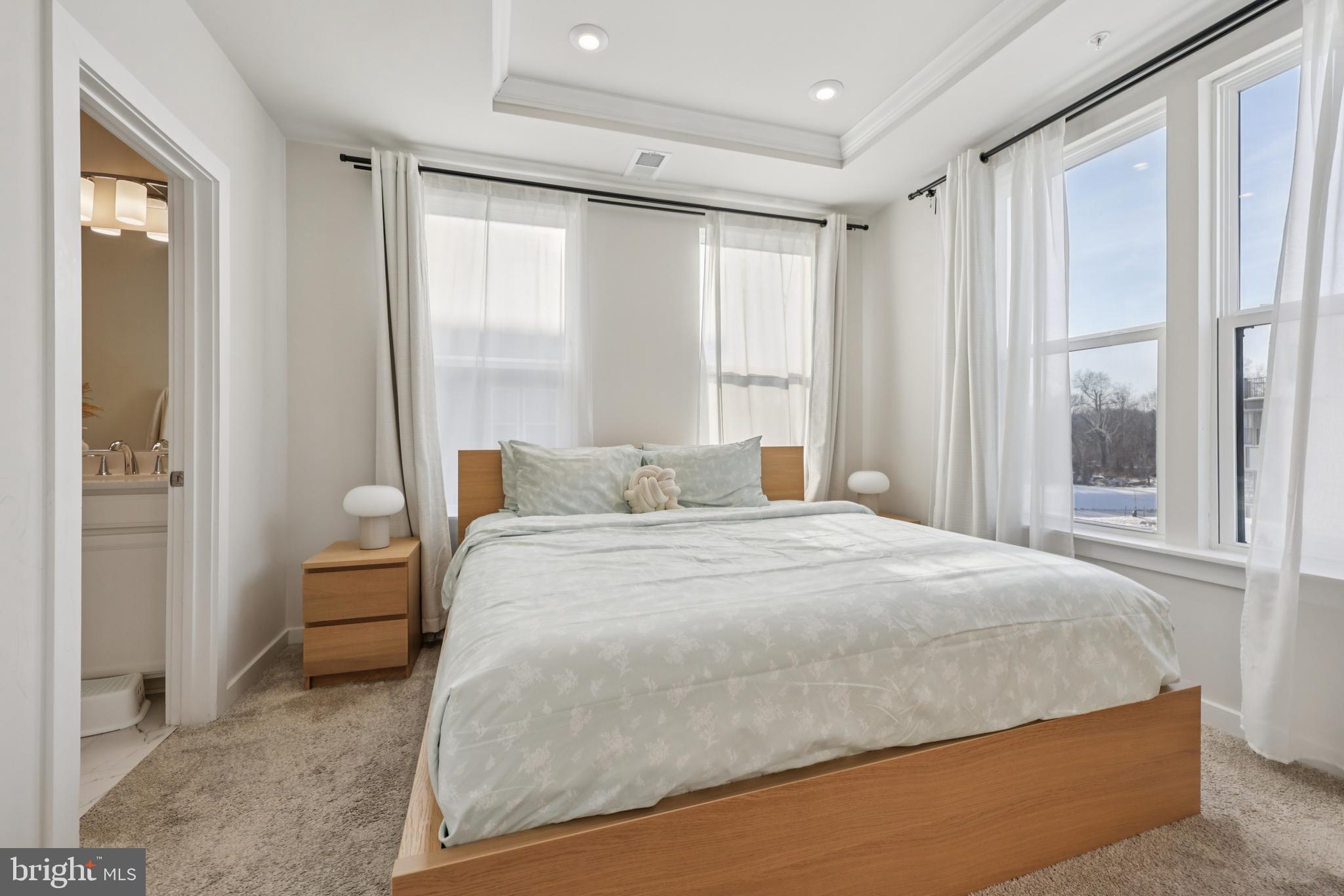 RIVERFRONT - Residential