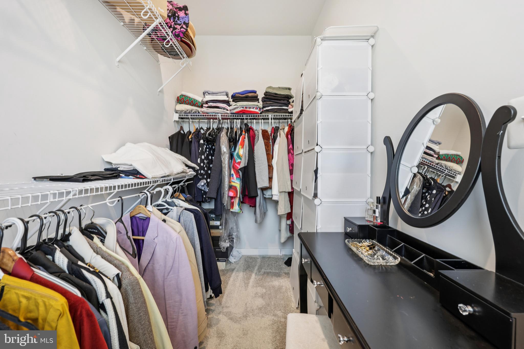 RIVERFRONT - Residential