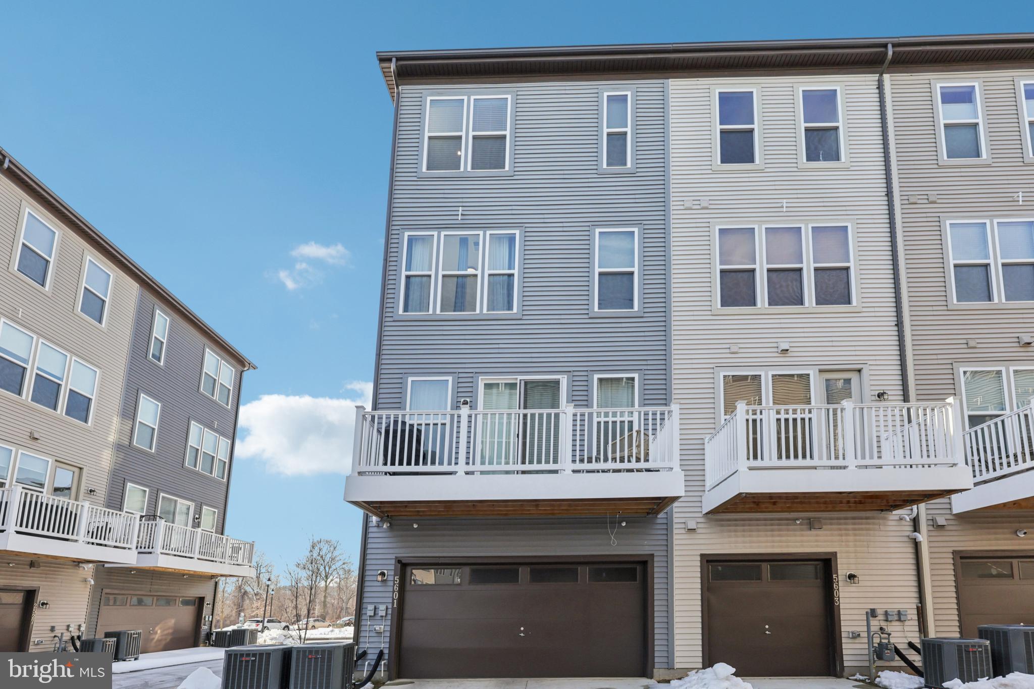 RIVERFRONT - Residential