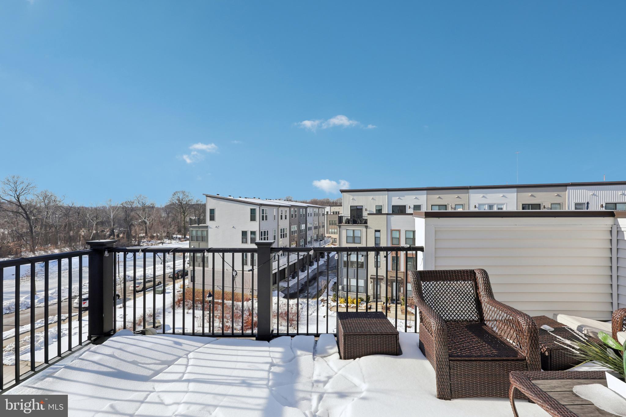 RIVERFRONT - Residential