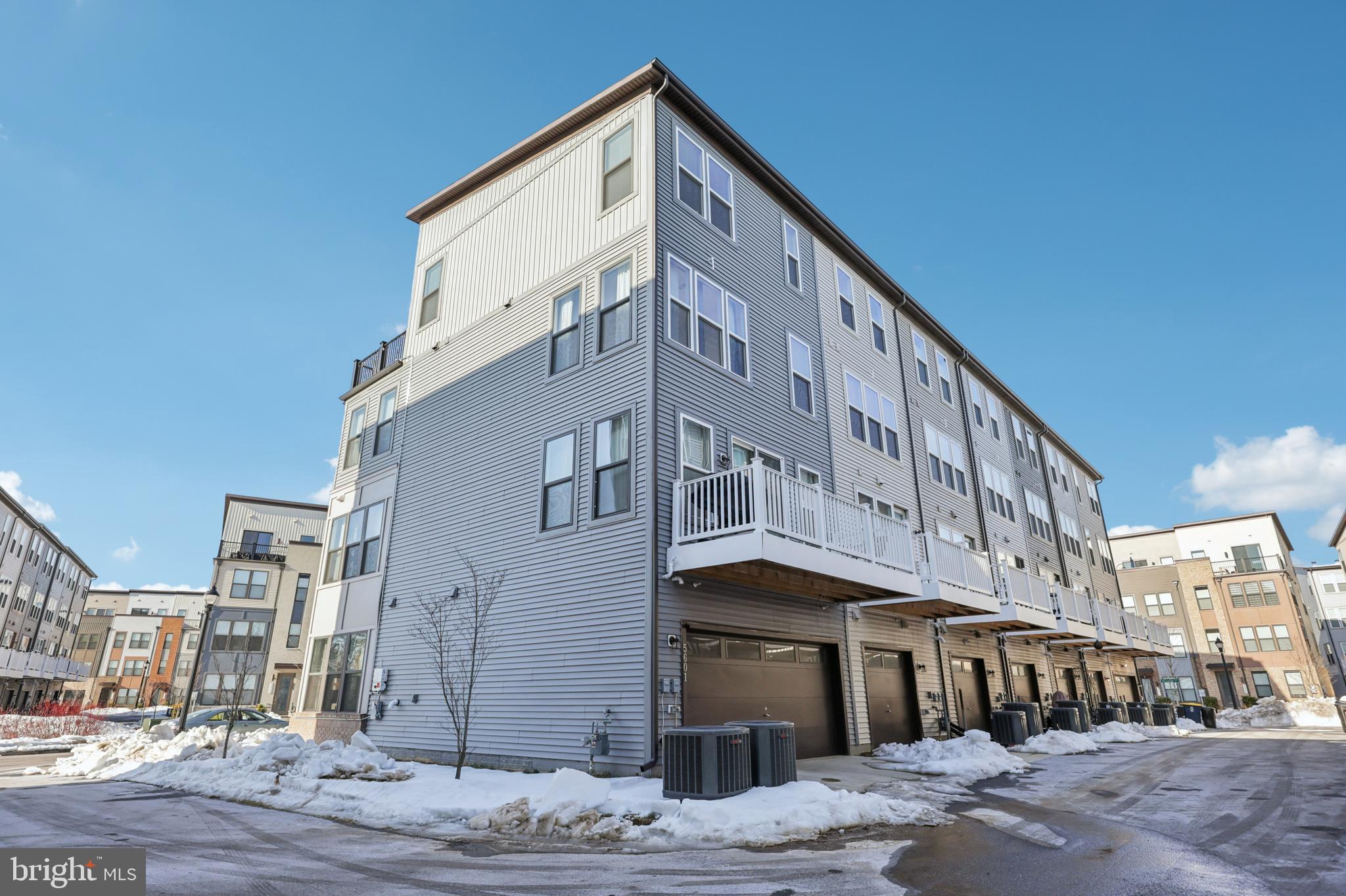 RIVERFRONT - Residential