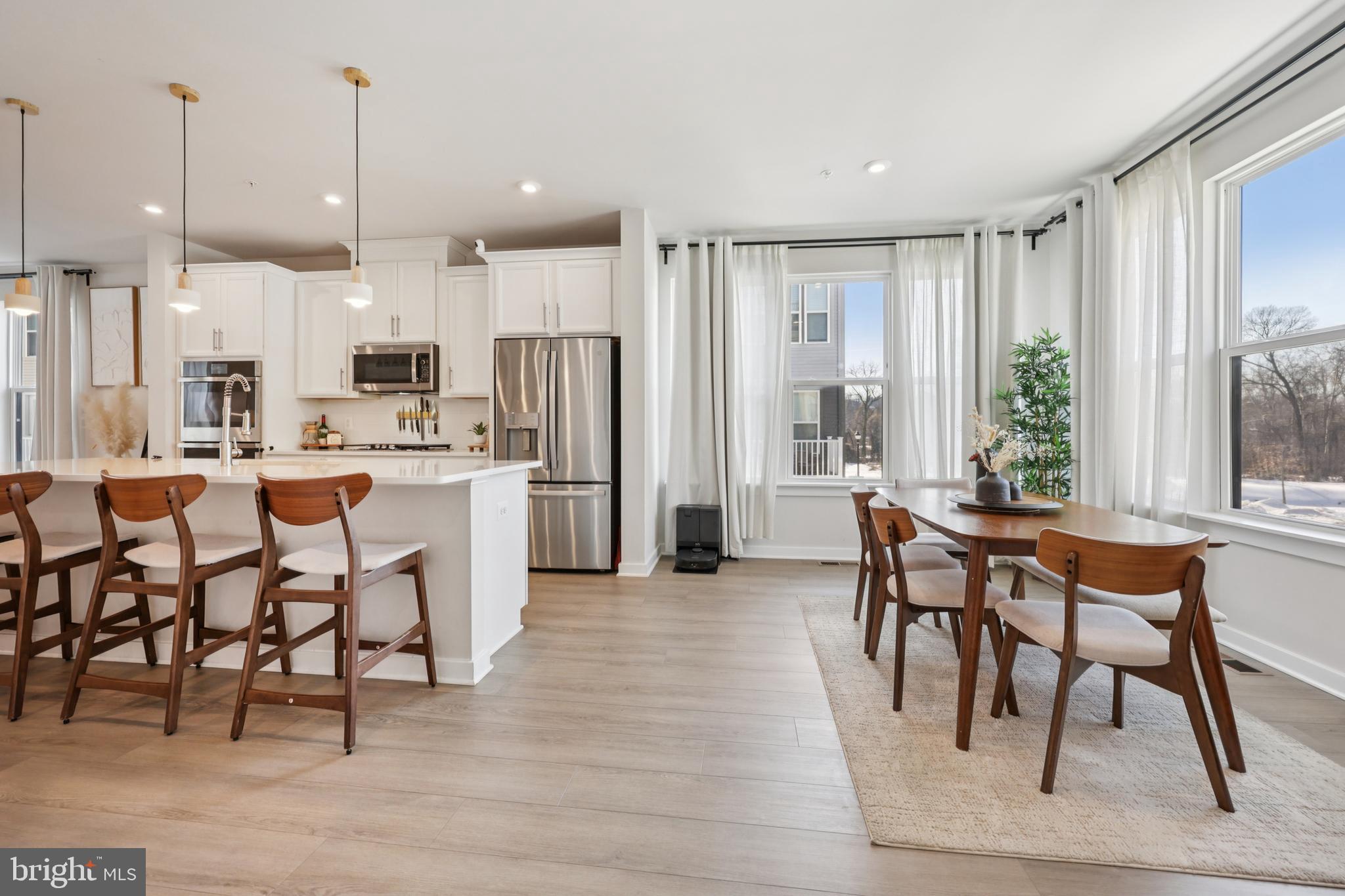 RIVERFRONT - Residential