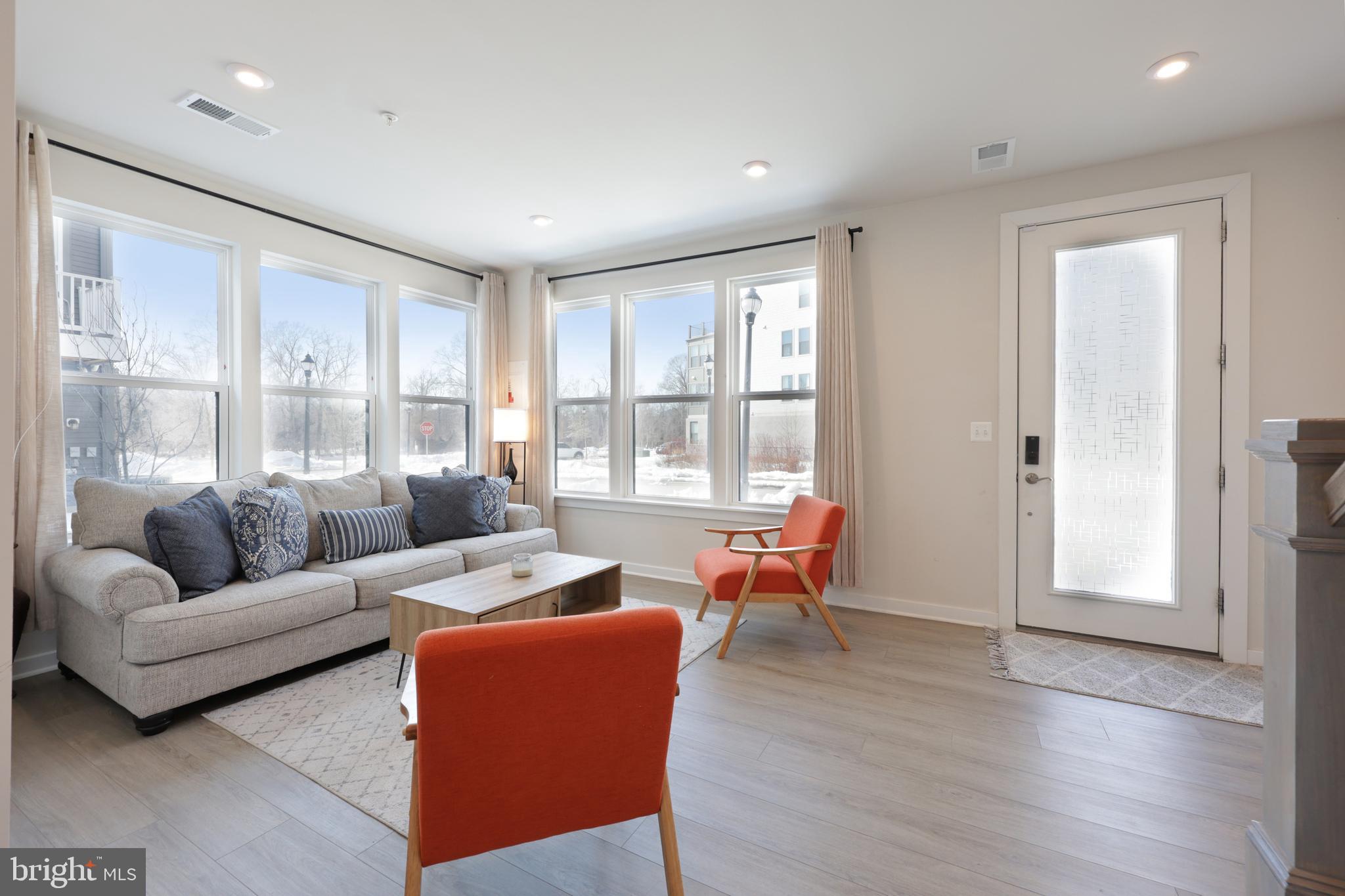 RIVERFRONT - Residential