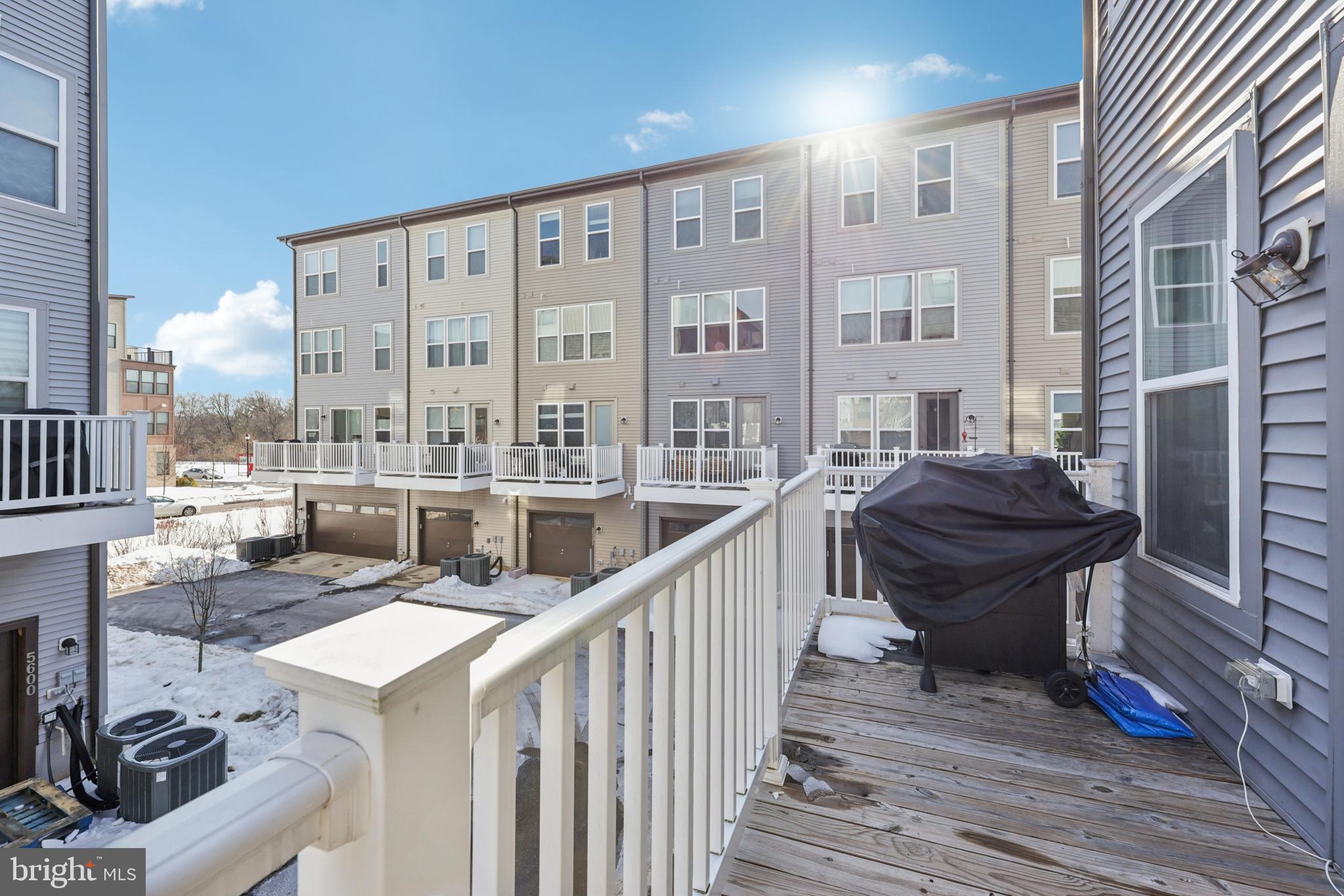 RIVERFRONT - Residential