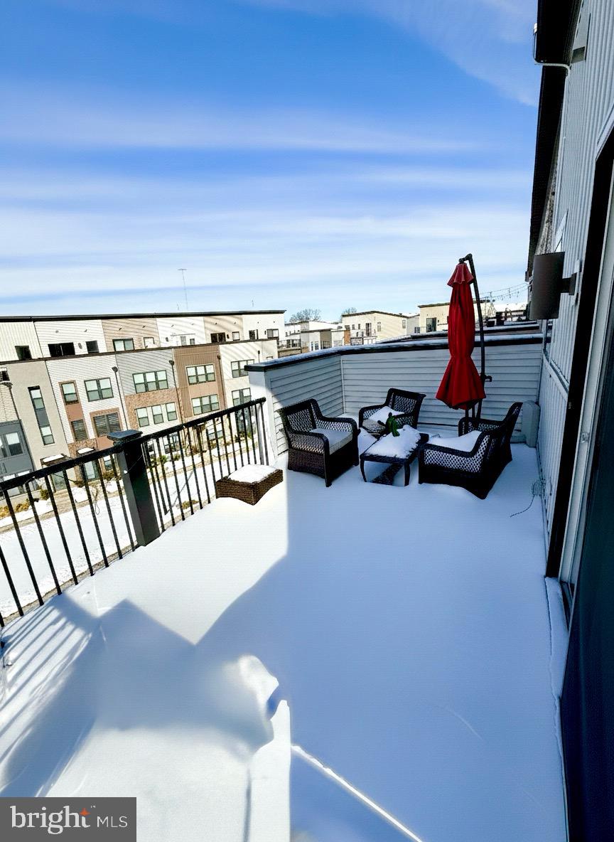 RIVERFRONT - Residential